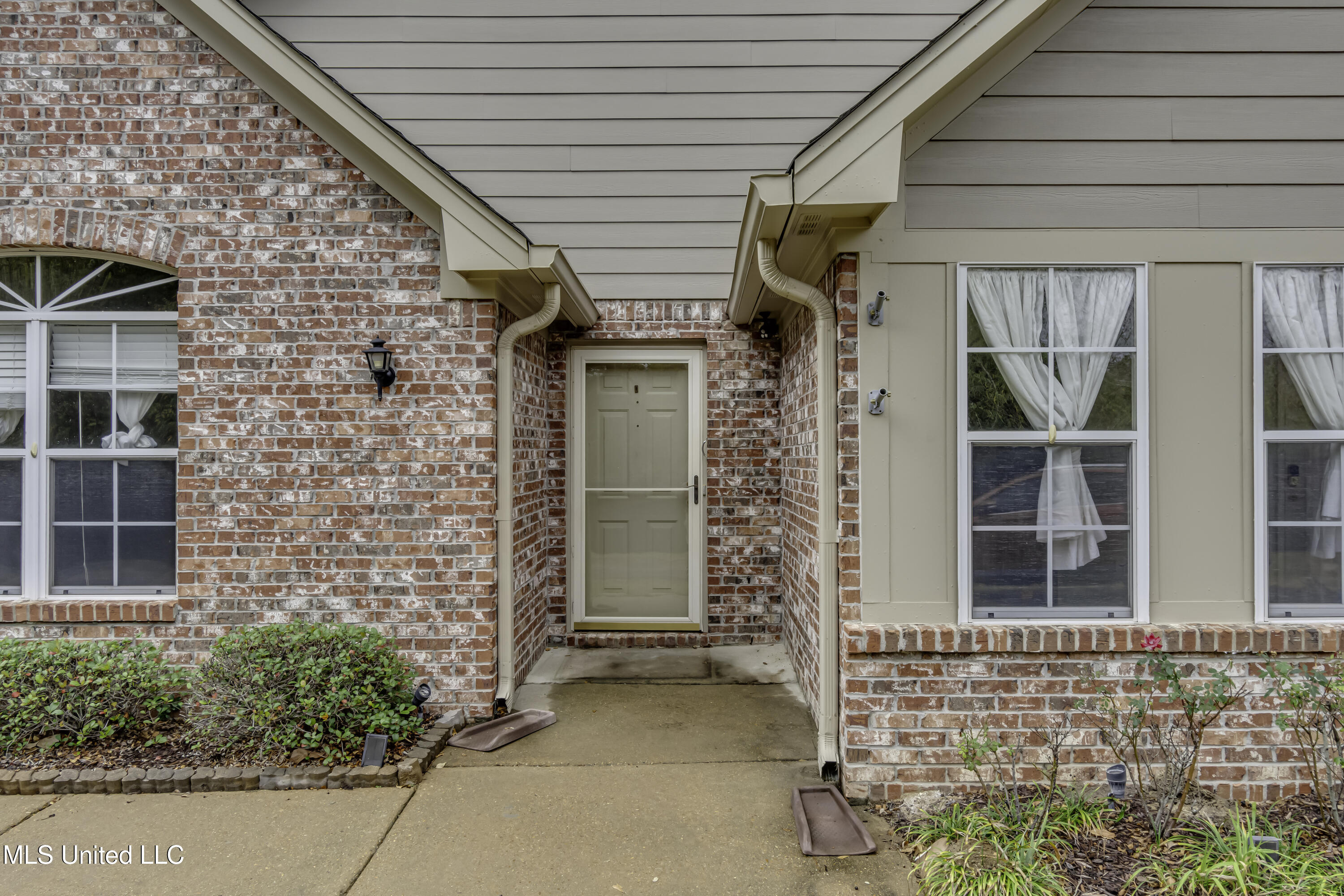 Ridgeland, Mississippi 39157, United States, 2 Bedrooms Bedrooms, ,2 BathroomsBathrooms,Residential,Active,248192