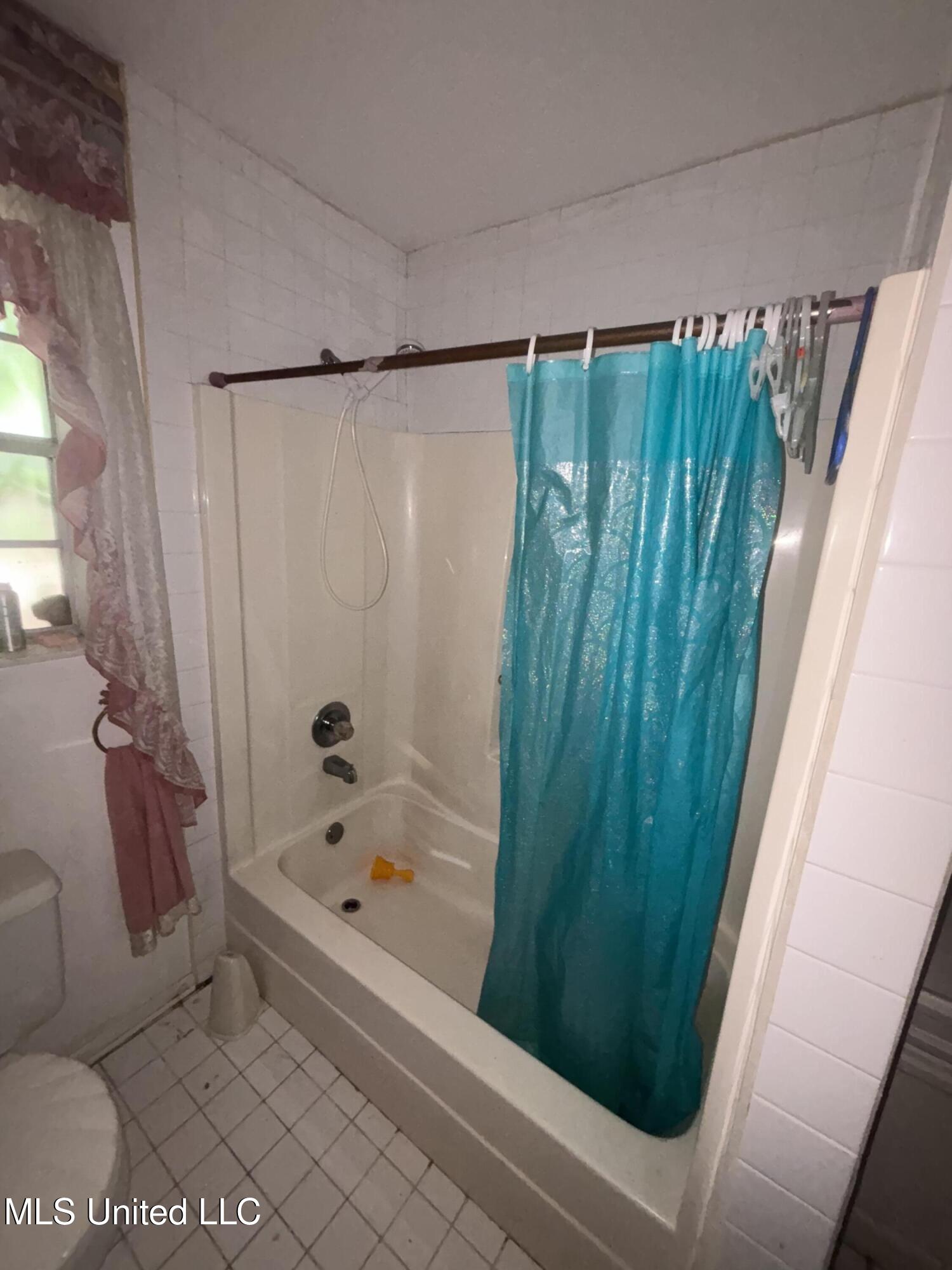 6800 Whippoorwill Drive, Olive Branch, Mississippi image 32