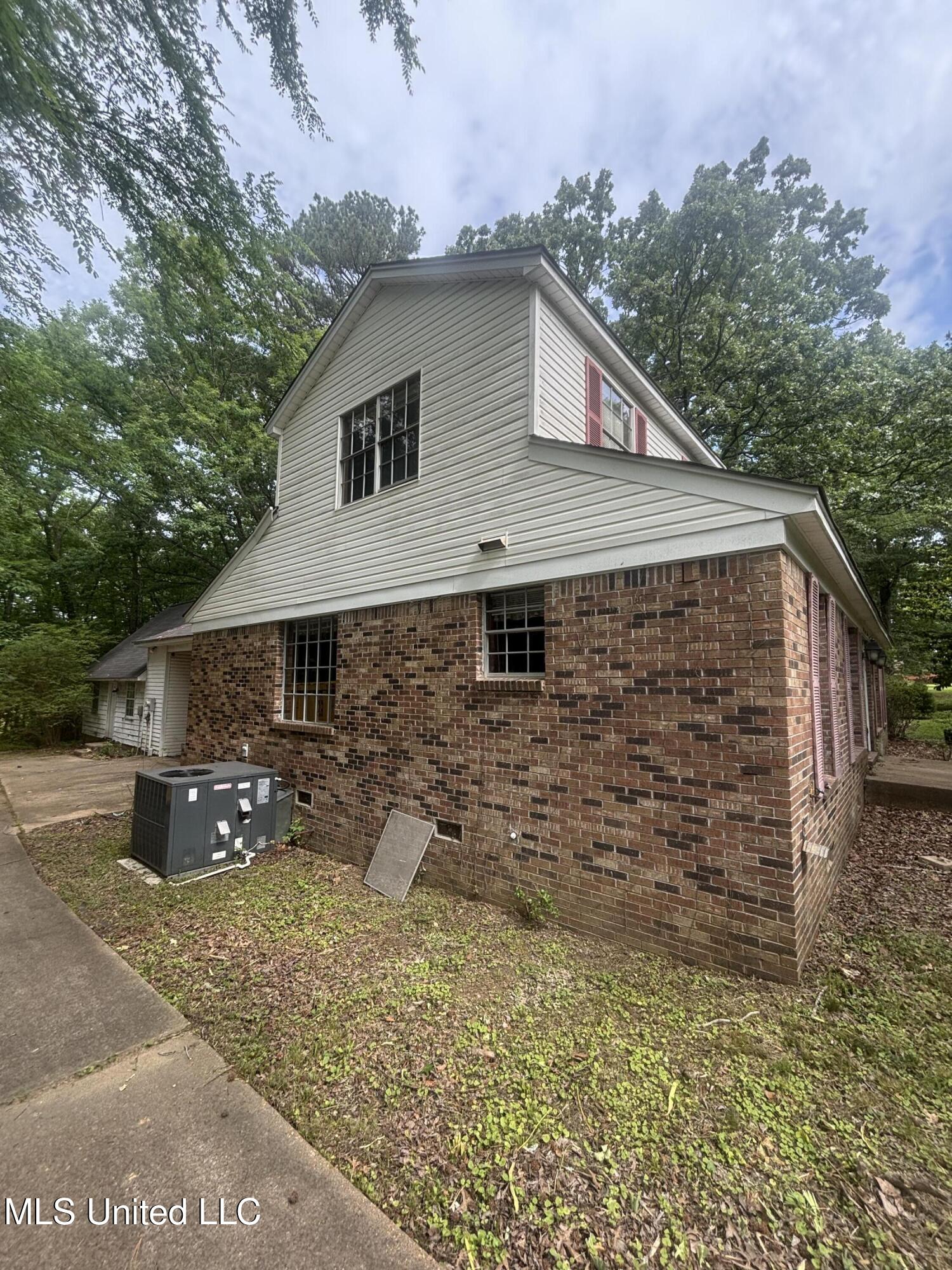 6800 Whippoorwill Drive, Olive Branch, Mississippi image 4