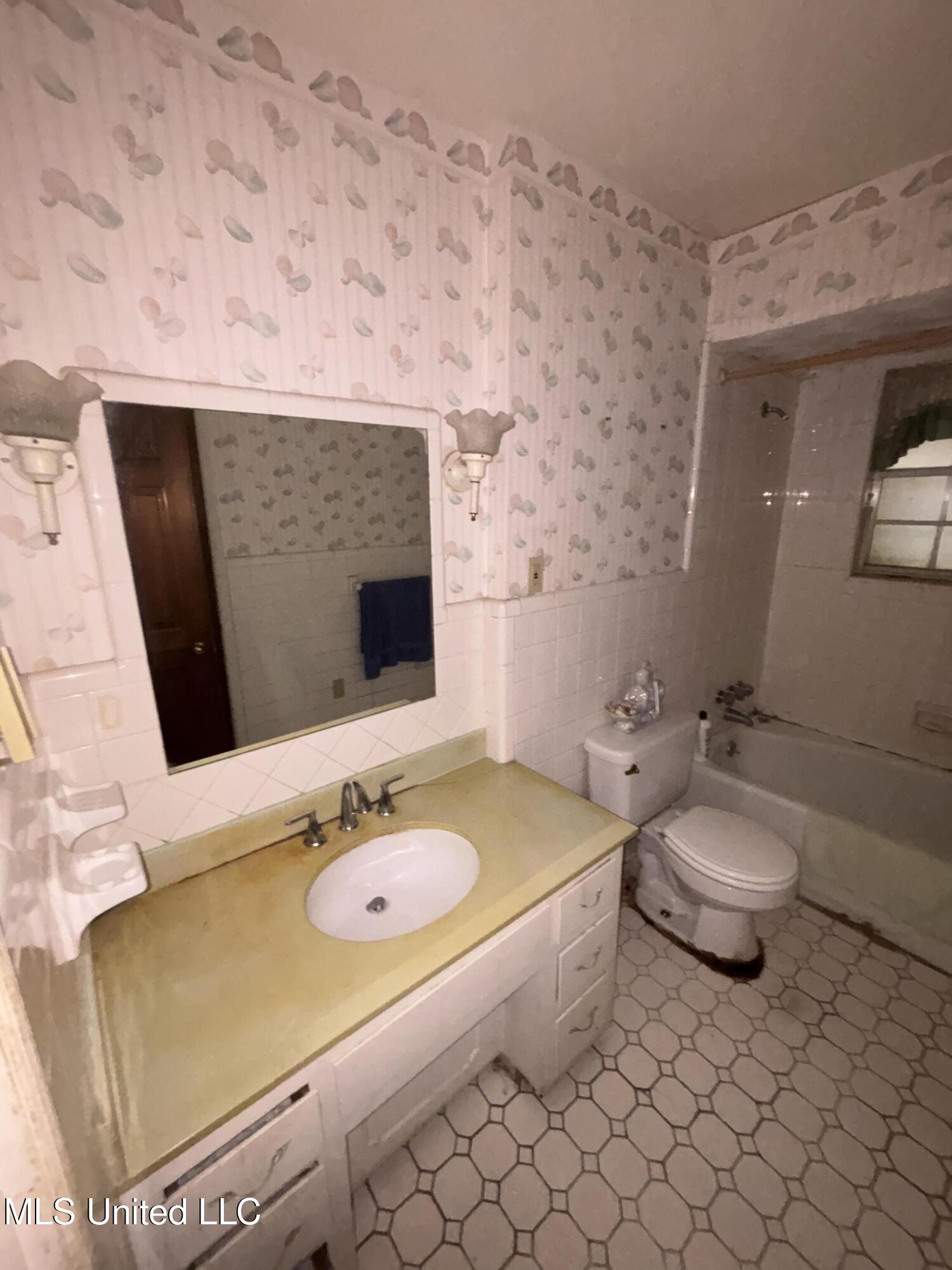 6800 Whippoorwill Drive, Olive Branch, Mississippi image 25