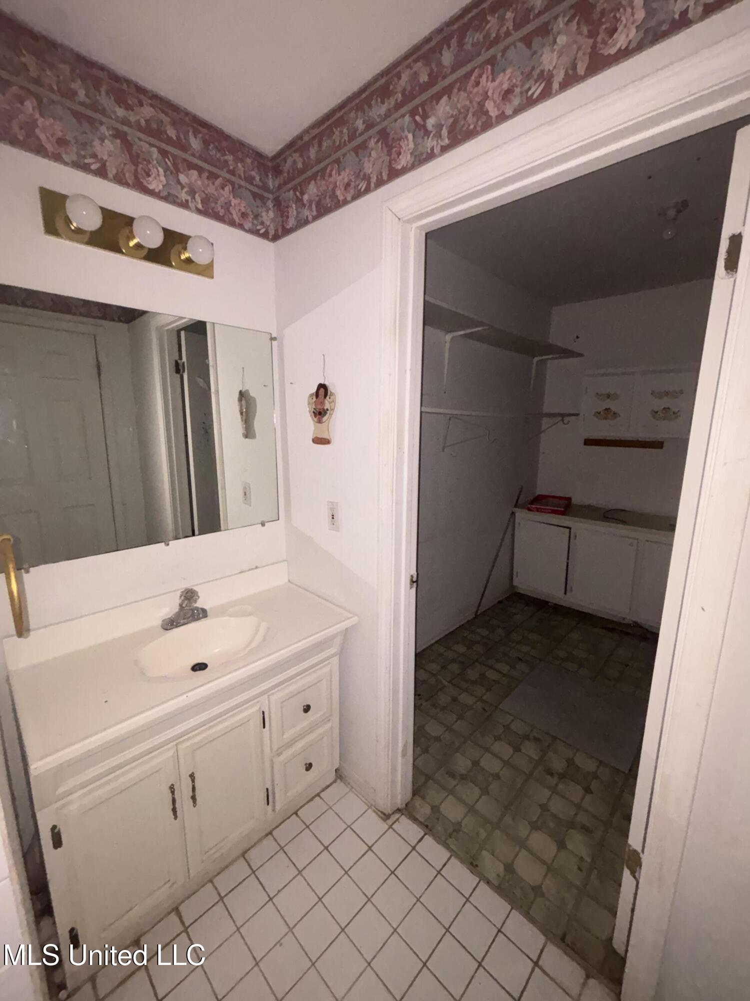 6800 Whippoorwill Drive, Olive Branch, Mississippi image 30