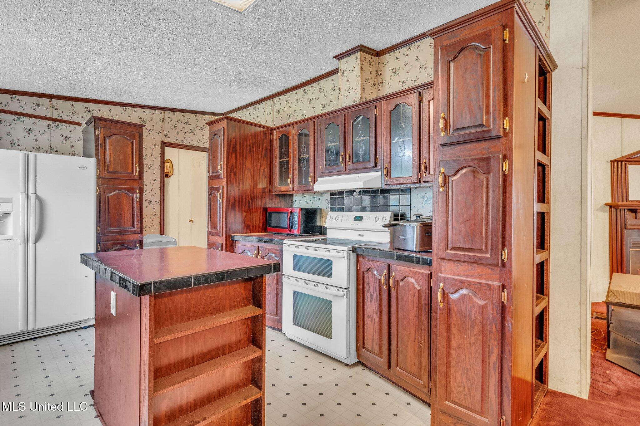 10376 S Bayou Bernard Road, Gulfport, Mississippi image 8