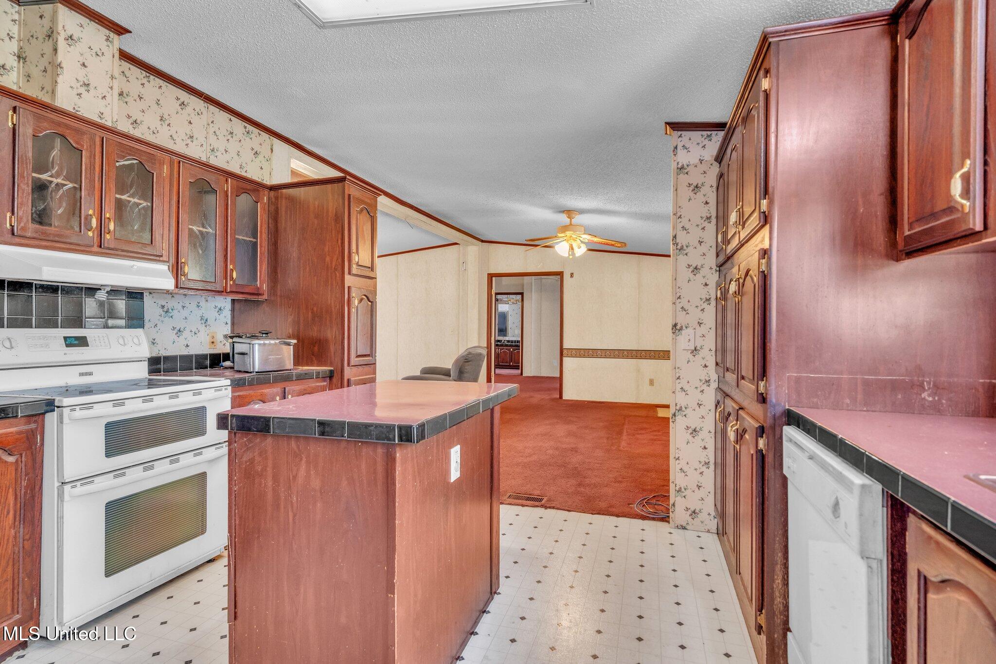 10376 S Bayou Bernard Road, Gulfport, Mississippi image 9