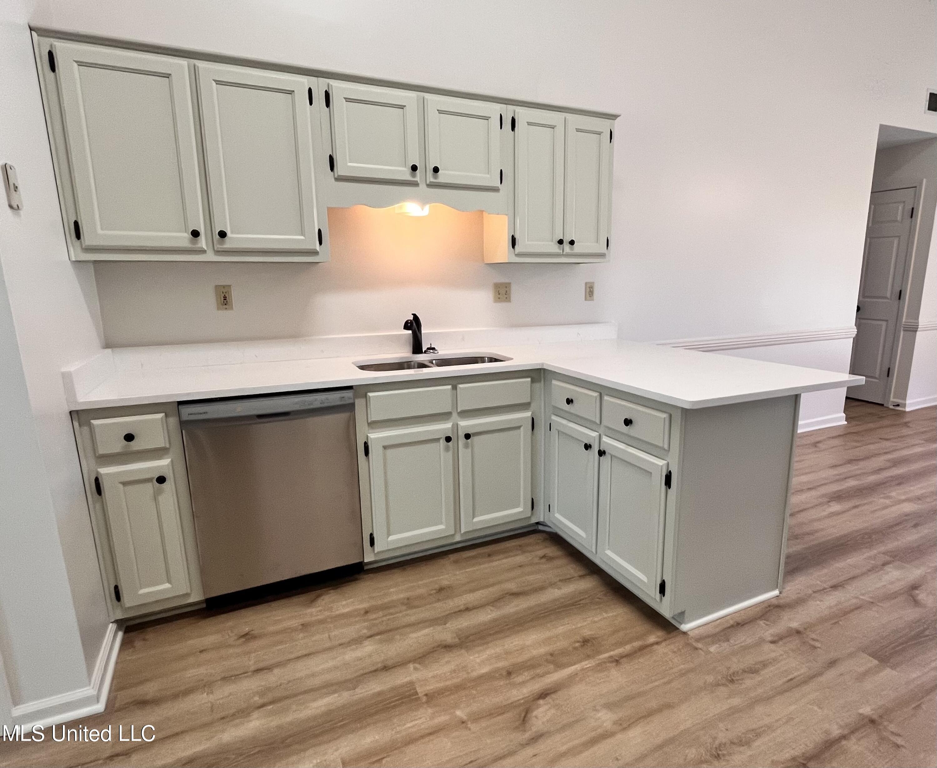 7164 Kimlee Cove, Southaven, Mississippi image 6