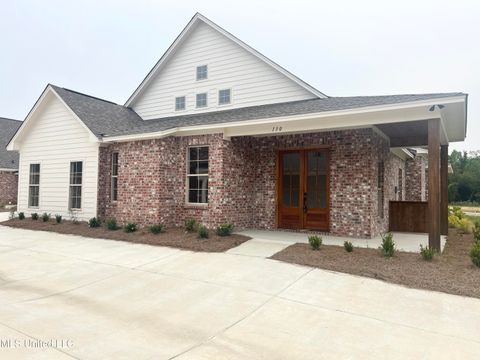 Condo For Sale - 130 Freedom Ring Drive<br/> Brandon, MS 39047