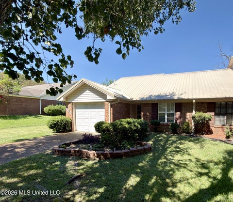Townhouse For Sale - 105 Misty Morning Lane<br/> Clinton, MS 39056