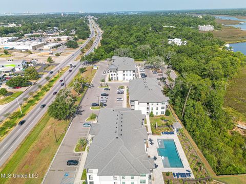 Condominium in Ocean Springs MS 2501 Bienville Boulevard 31.jpg