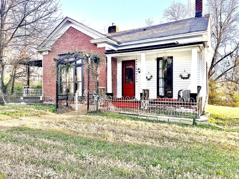 Homes For Sale - 435 E College Avenue<br/> Marshall County, Holly Springs, MS 38635