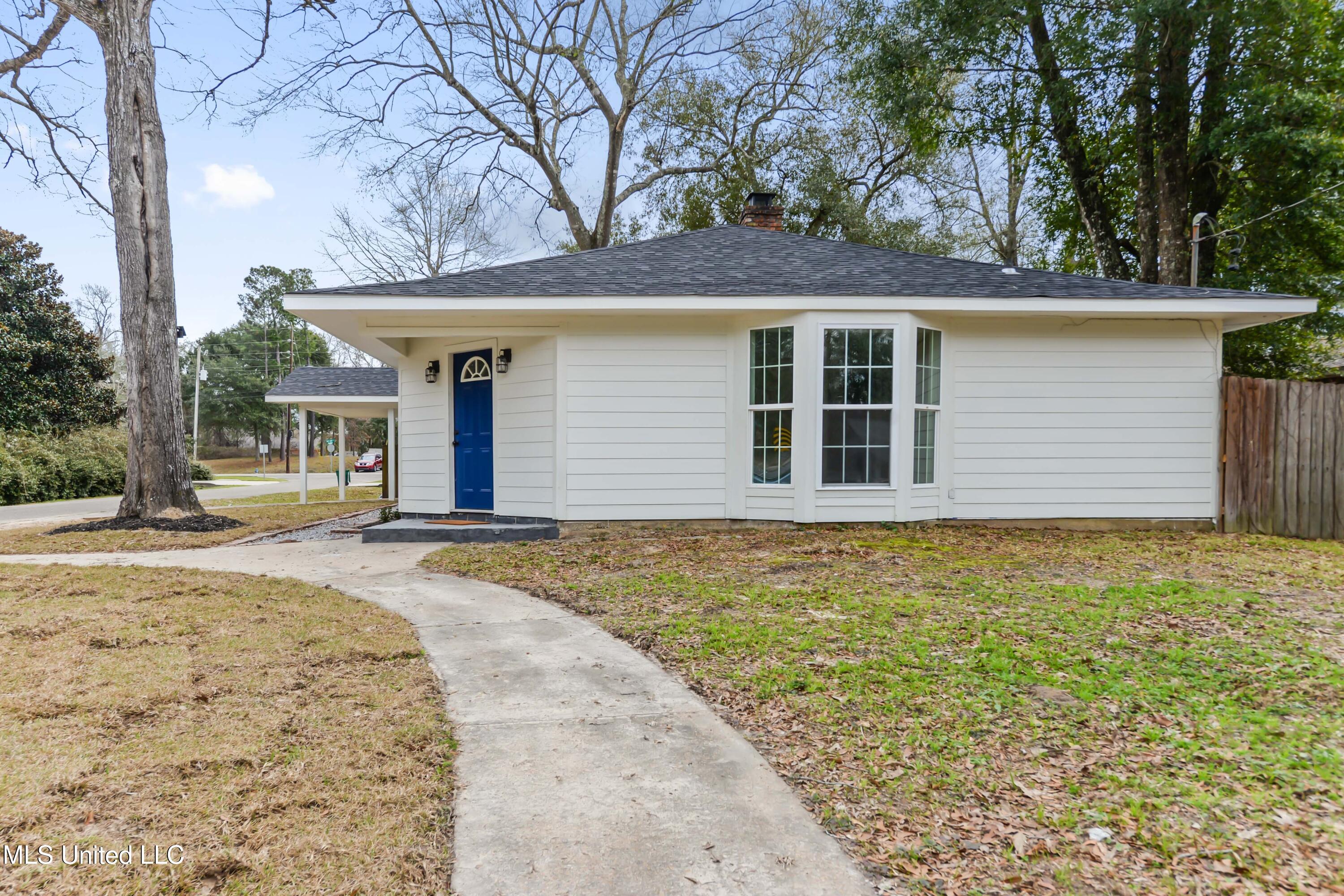 980 Pokai Way, Diamondhead, Mississippi image 2