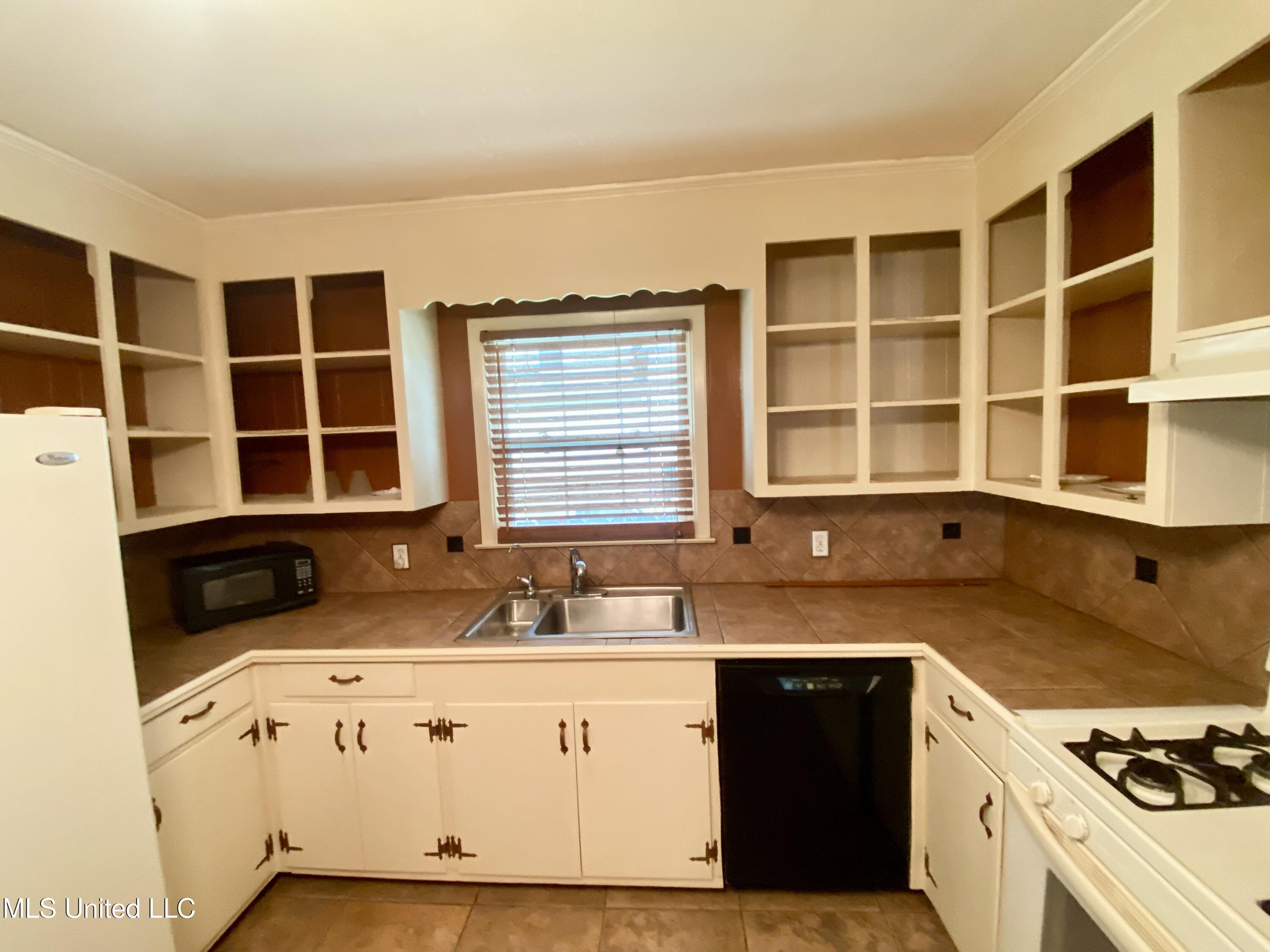 104 N Raymond Street, Crystal Springs, Mississippi image 6