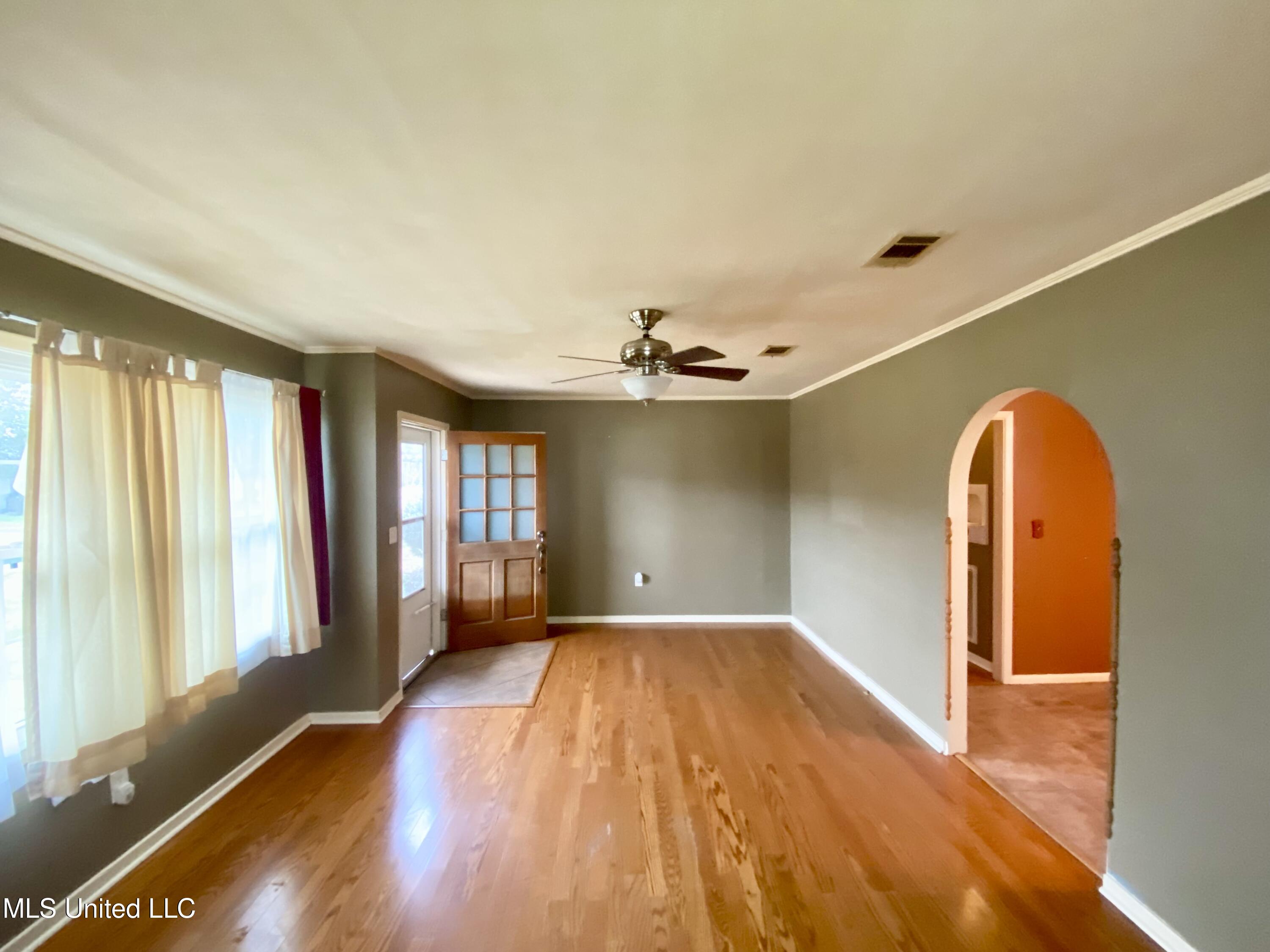 104 N Raymond Street, Crystal Springs, Mississippi image 3