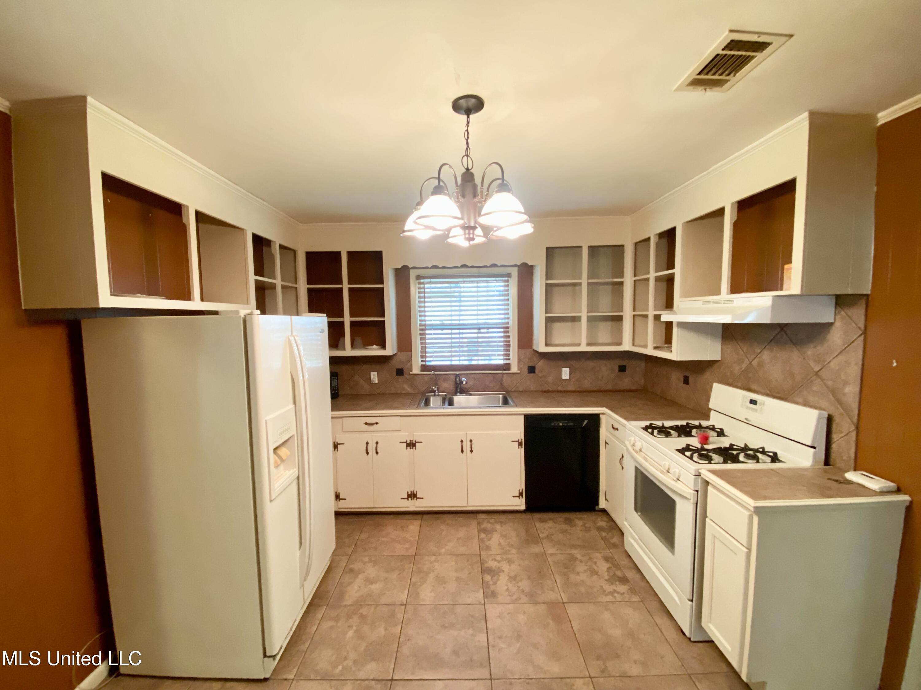 104 N Raymond Street, Crystal Springs, Mississippi image 5