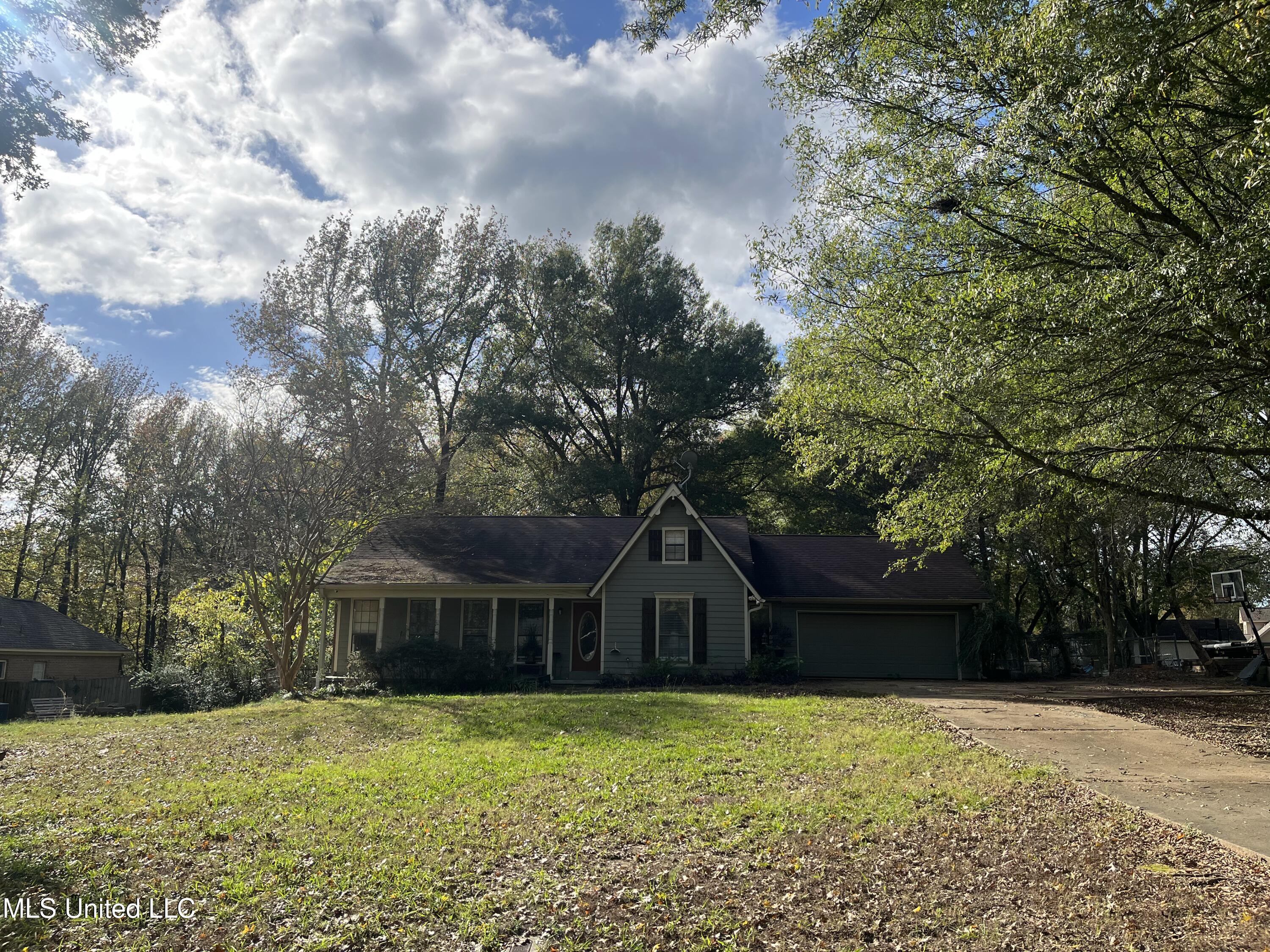 5385 Ridgetop Drive Drive, Horn Lake, Mississippi image 1