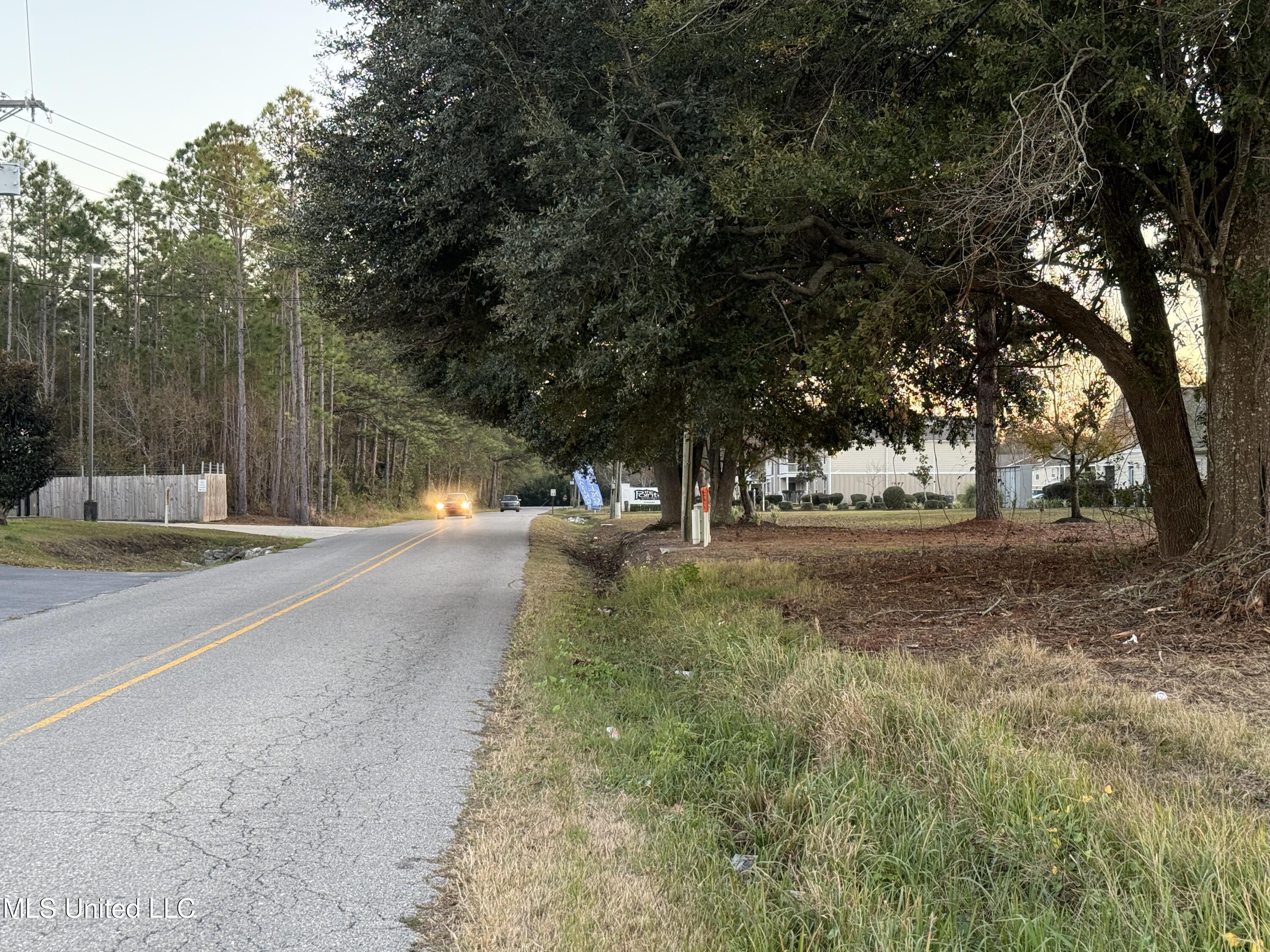 Us-90, Gautier, Mississippi image 17