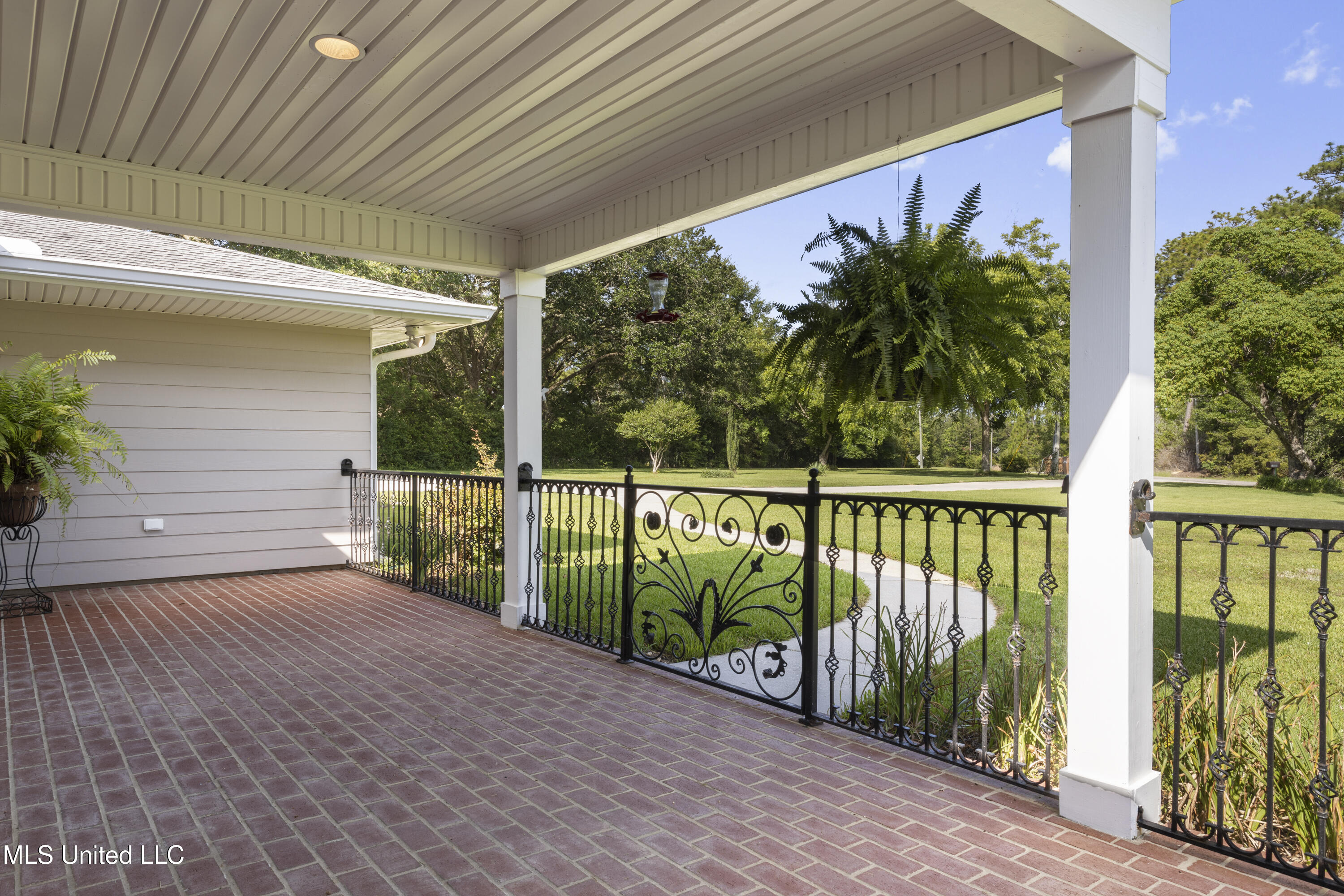 15208 C C Camp Road, Gulfport, Mississippi image 4