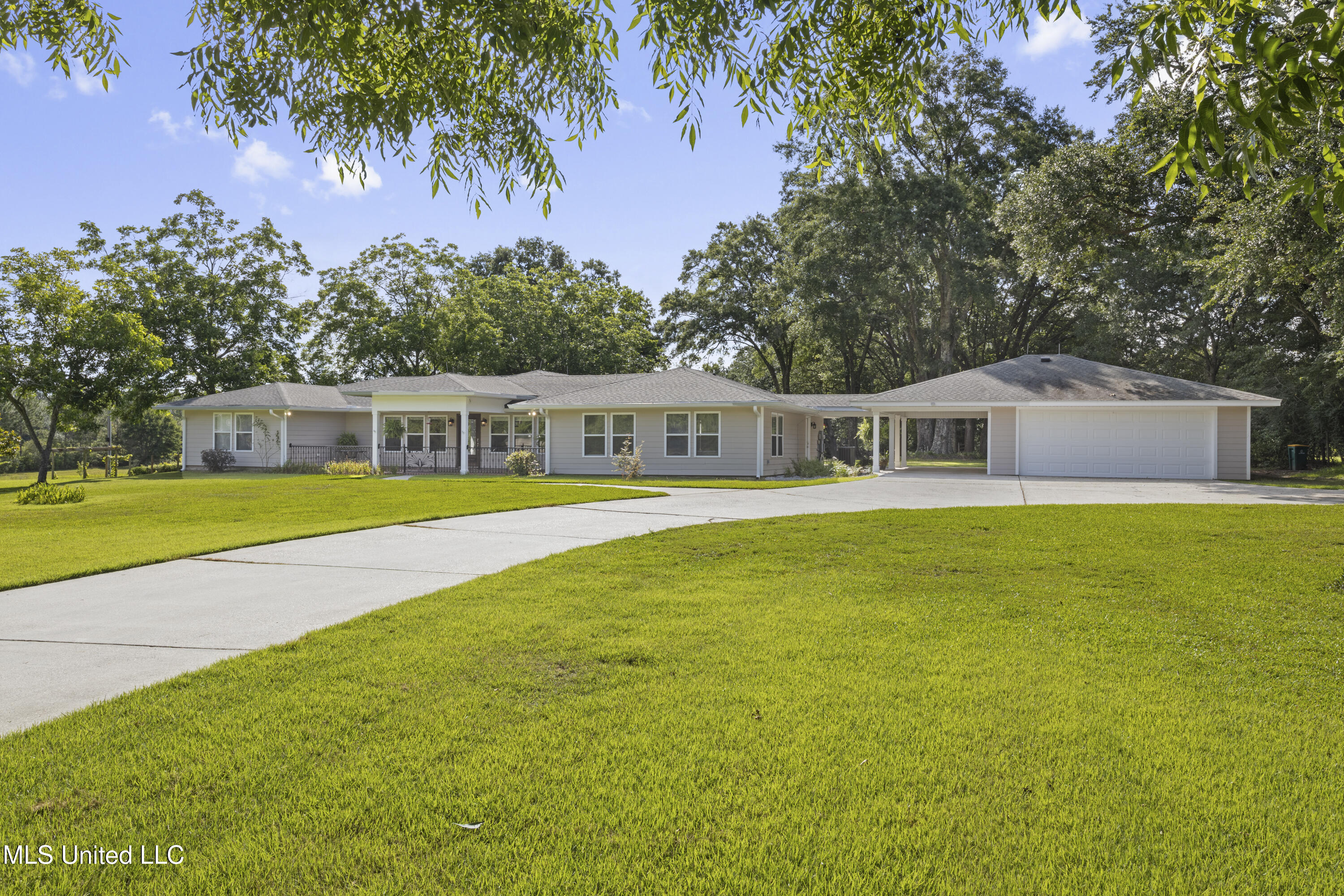 15208 C C Camp Road, Gulfport, Mississippi image 1