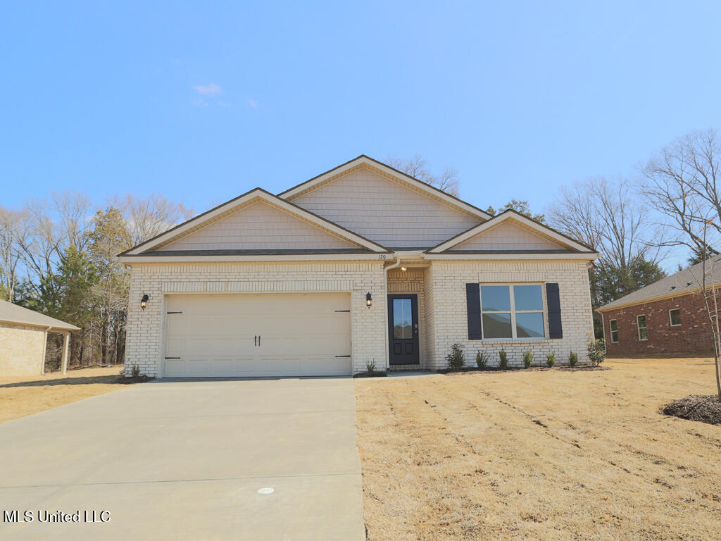 5380 Willow Oak Drive, Horn Lake, Mississippi image 1