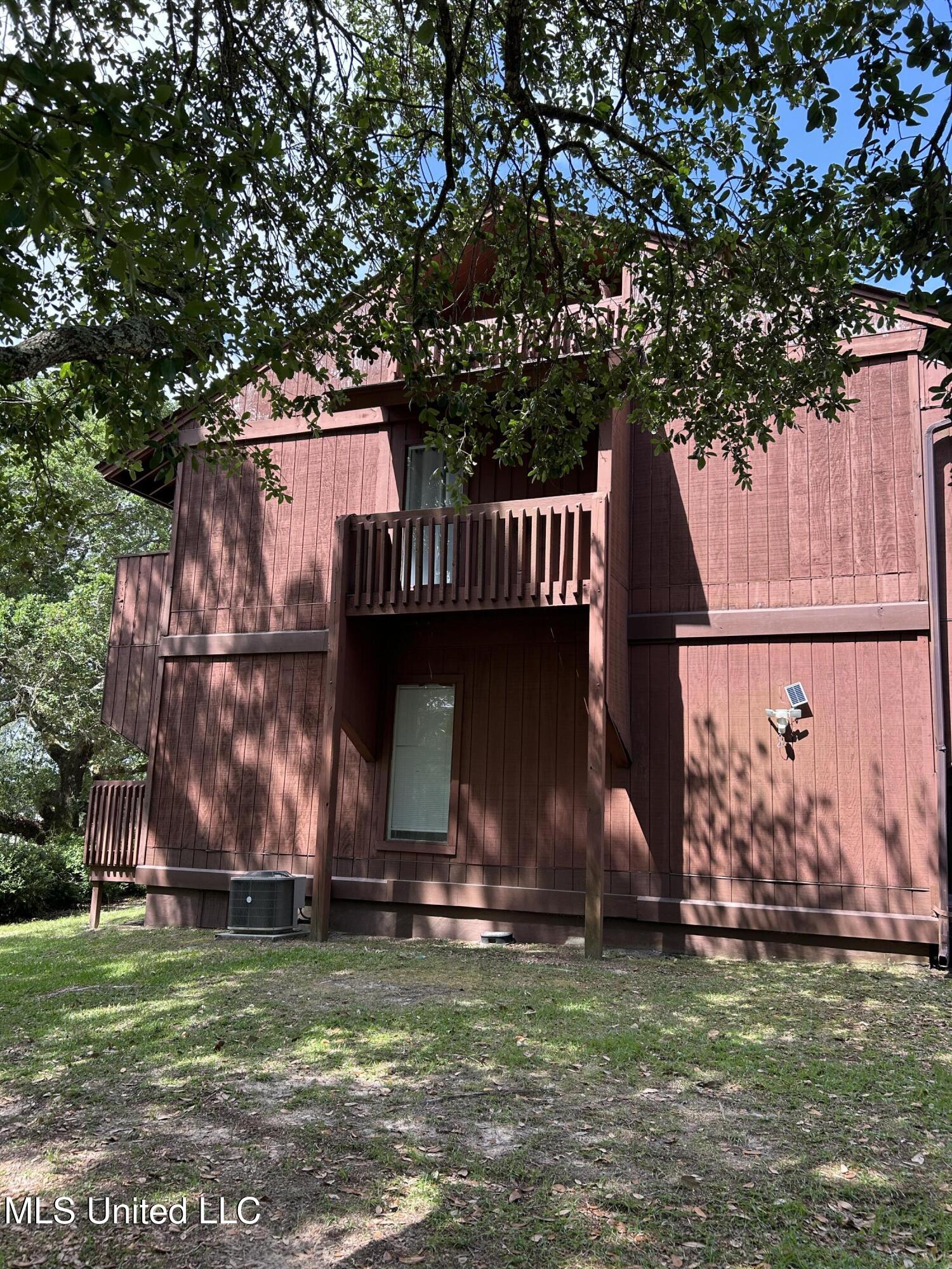 150 Lakeside Villa #J, Diamondhead, Mississippi image 2