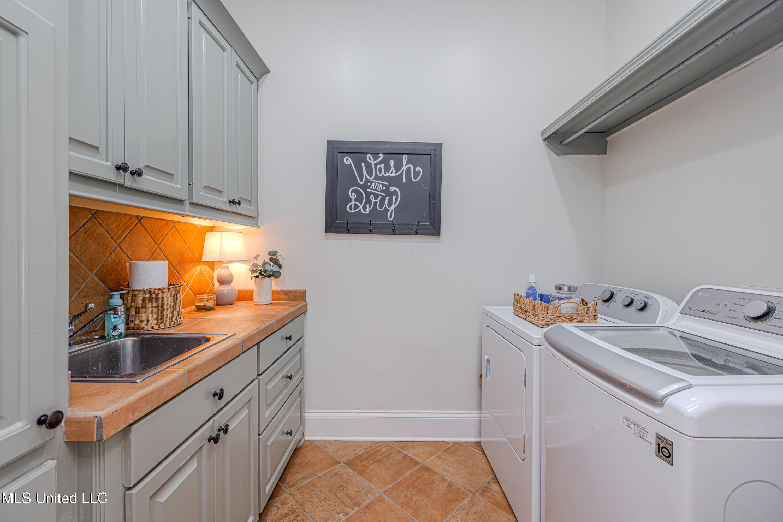 Madison, Mississippi 39110, United States, 4 Bedrooms Bedrooms, ,3 BathroomsBathrooms,Residential,Active,215529