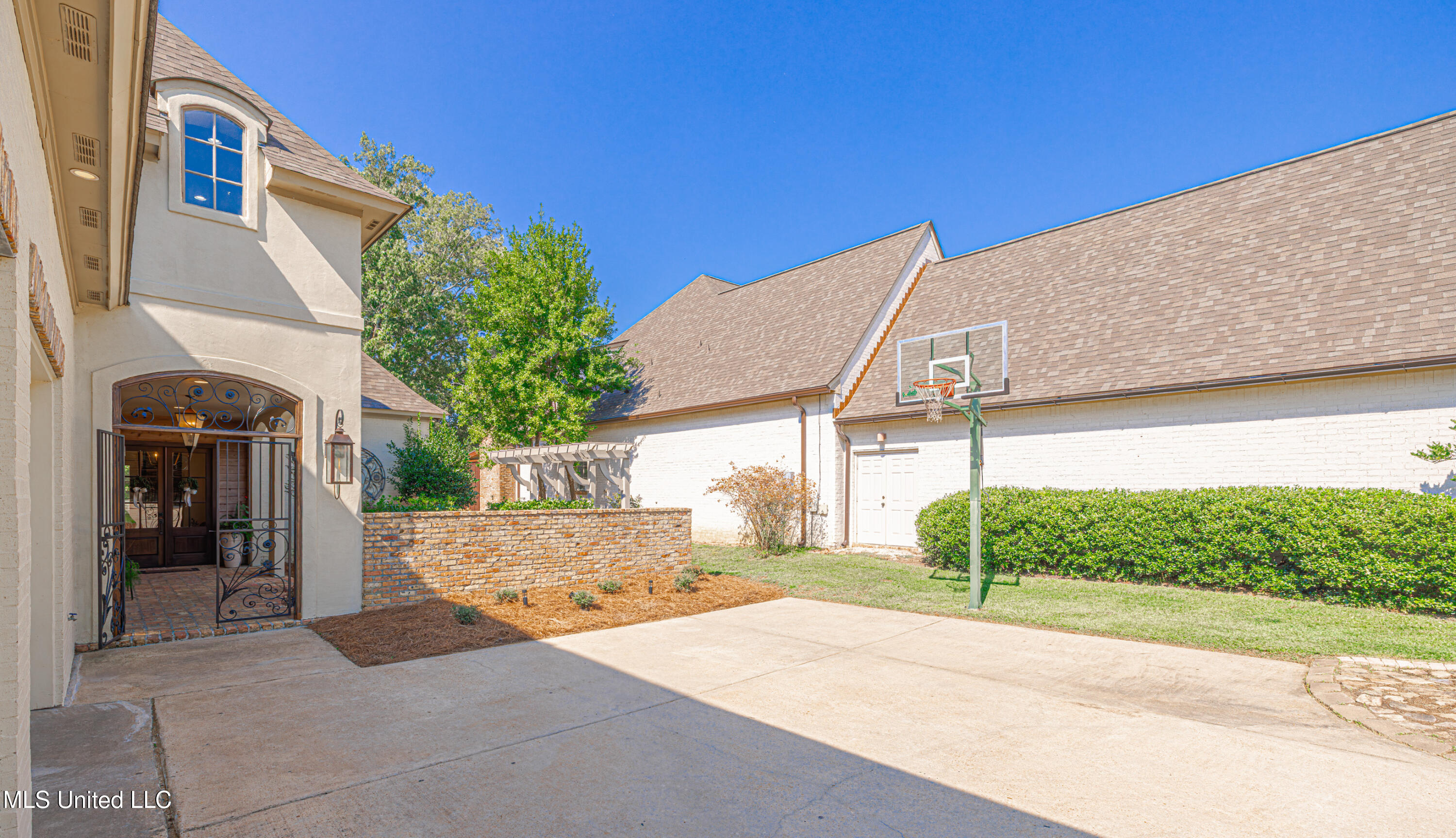 Madison, Mississippi 39110, United States, 4 Bedrooms Bedrooms, ,3 BathroomsBathrooms,Residential,Active,215529