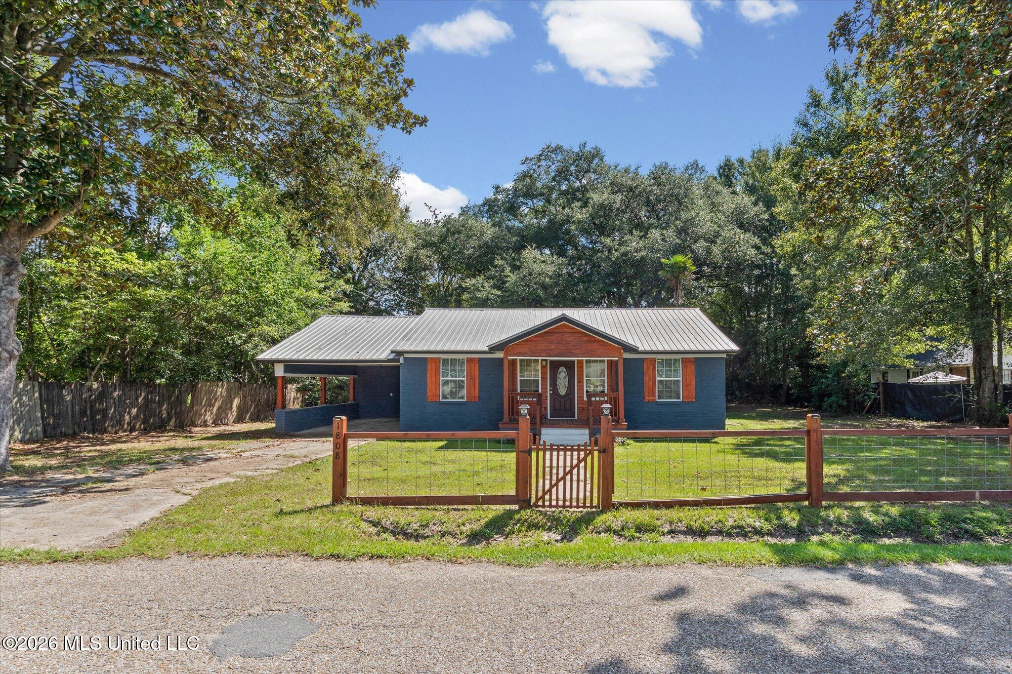 1808 Center Street - Photo 3