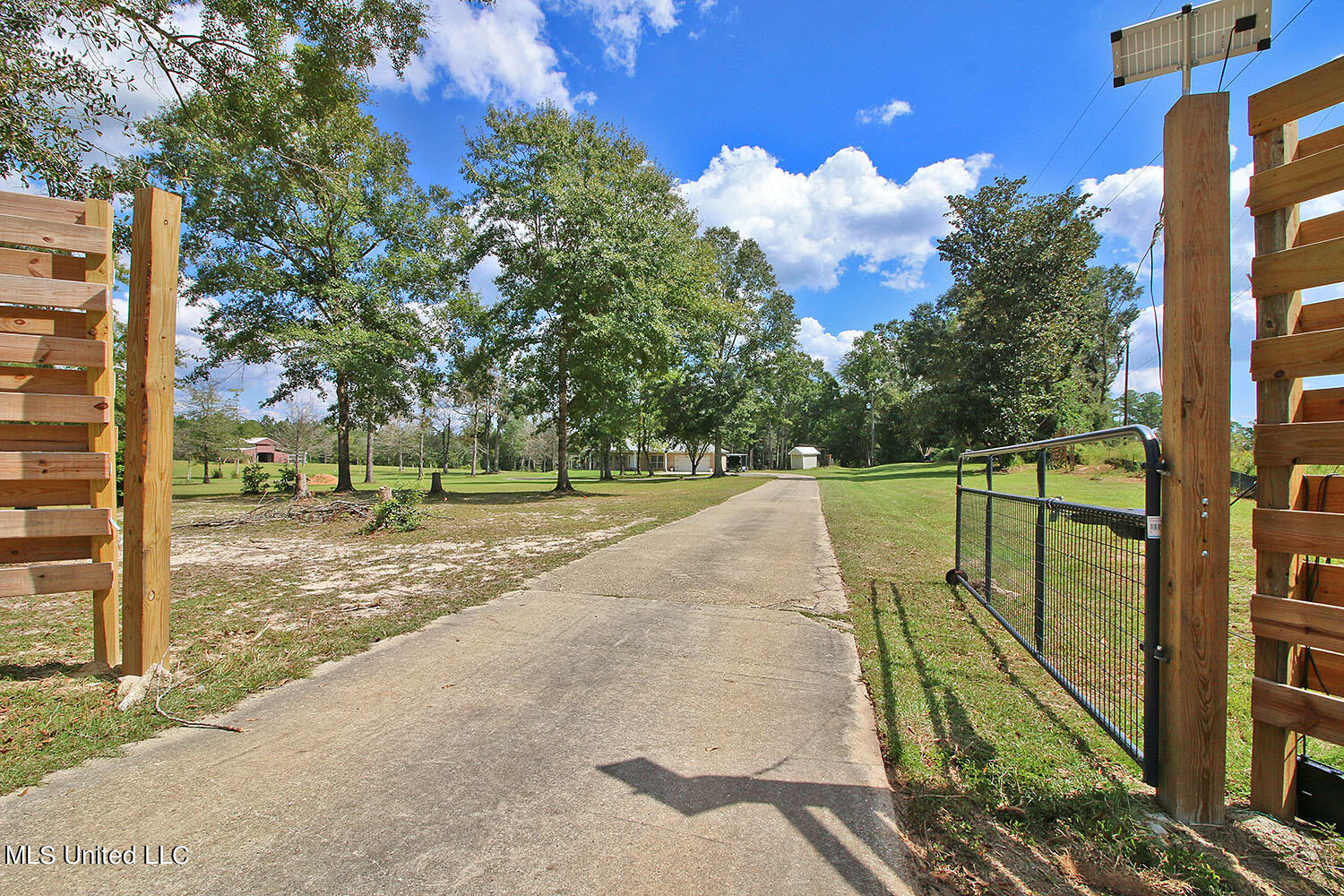 5916 Morning Side Drive, Vancleave, Mississippi image 4