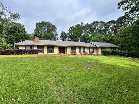 Homes For Sale - 1211 N Jordan Street<br/> Leake County, Carthage, MS 39051