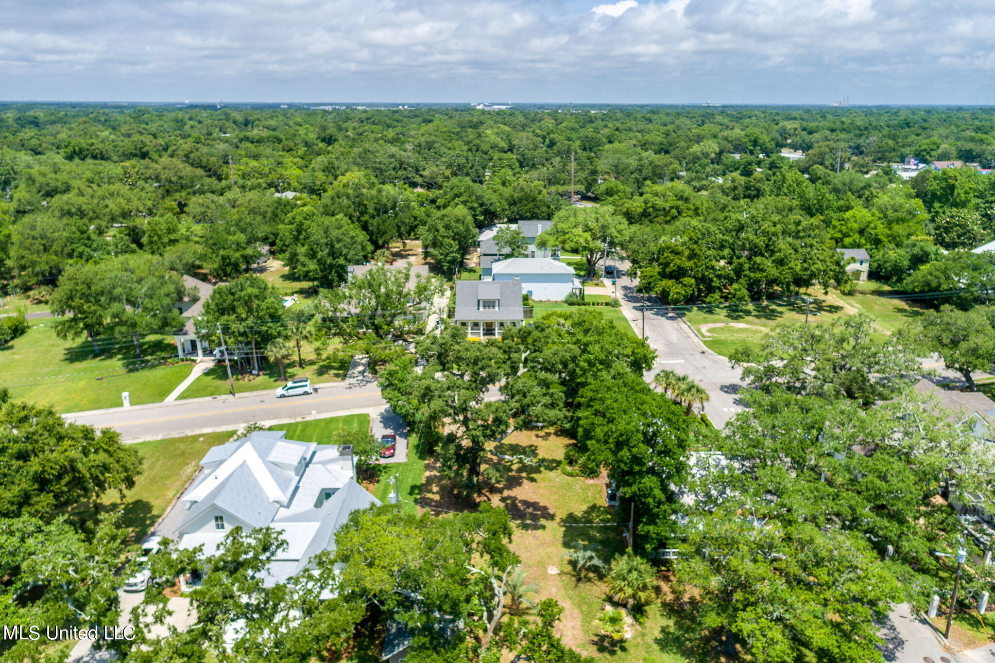 707 2nd Street, Gulfport, Mississippi image 4