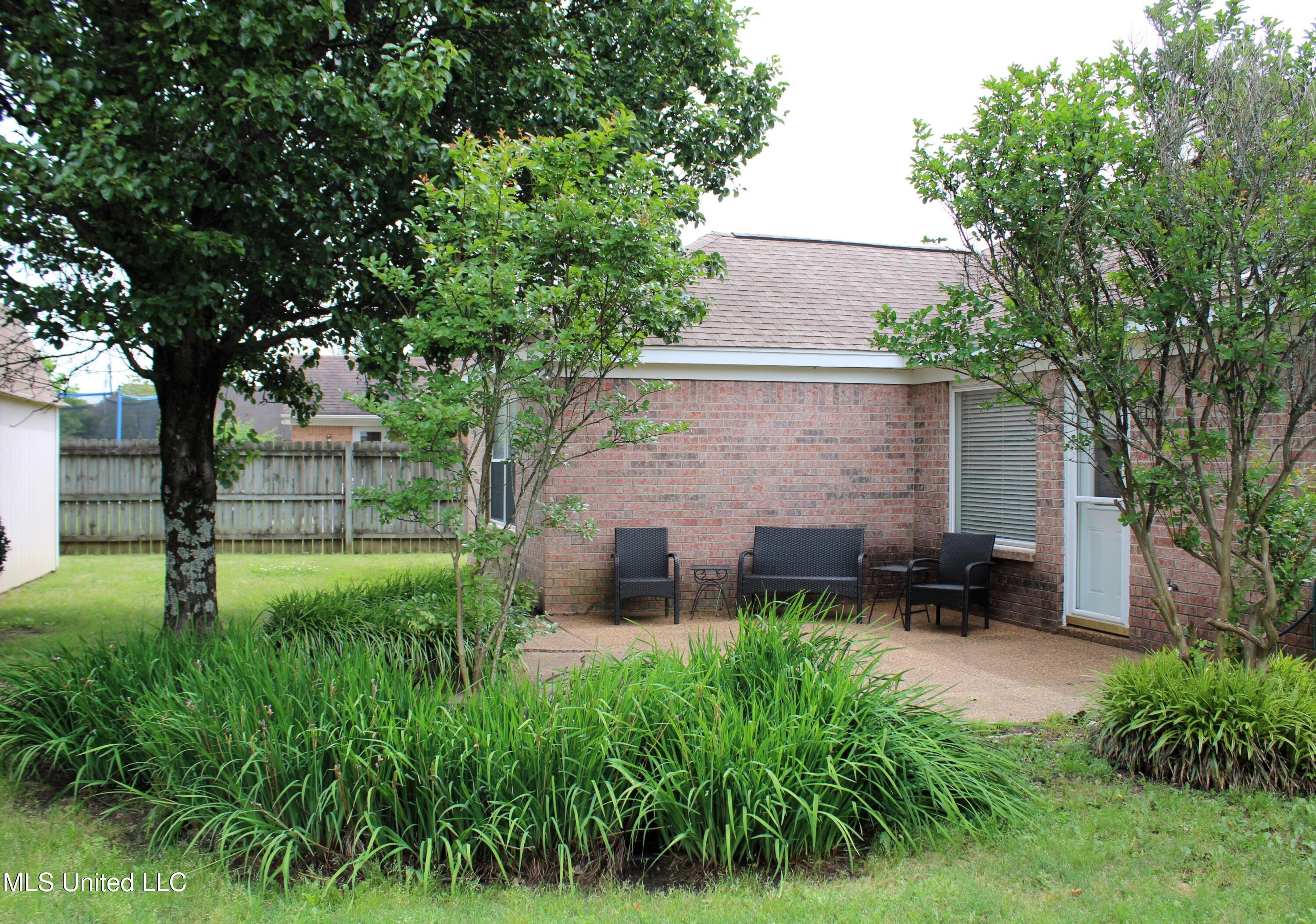 6904 Braybourne Main, Olive Branch, Mississippi image 25