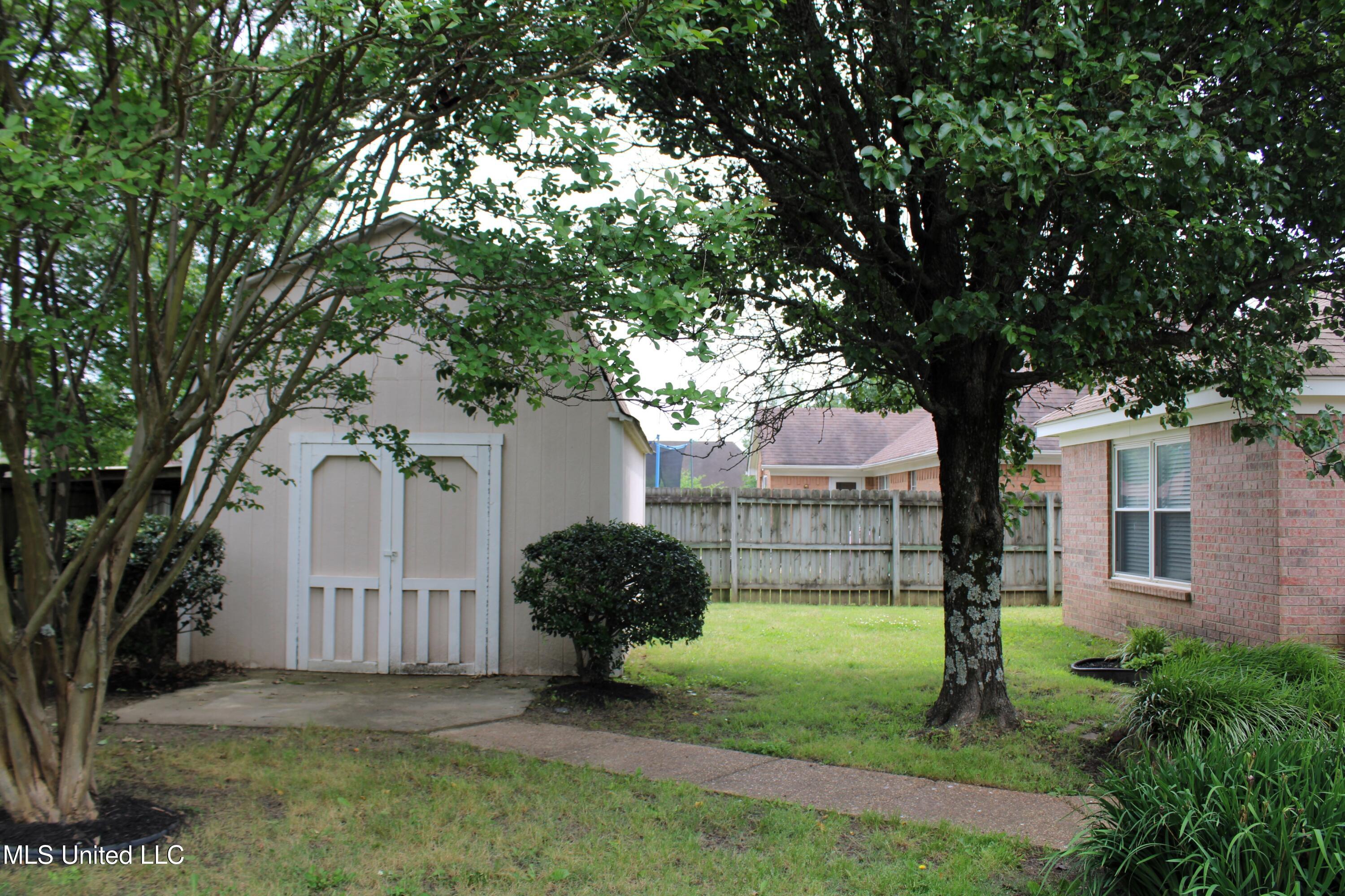6904 Braybourne Main, Olive Branch, Mississippi image 27