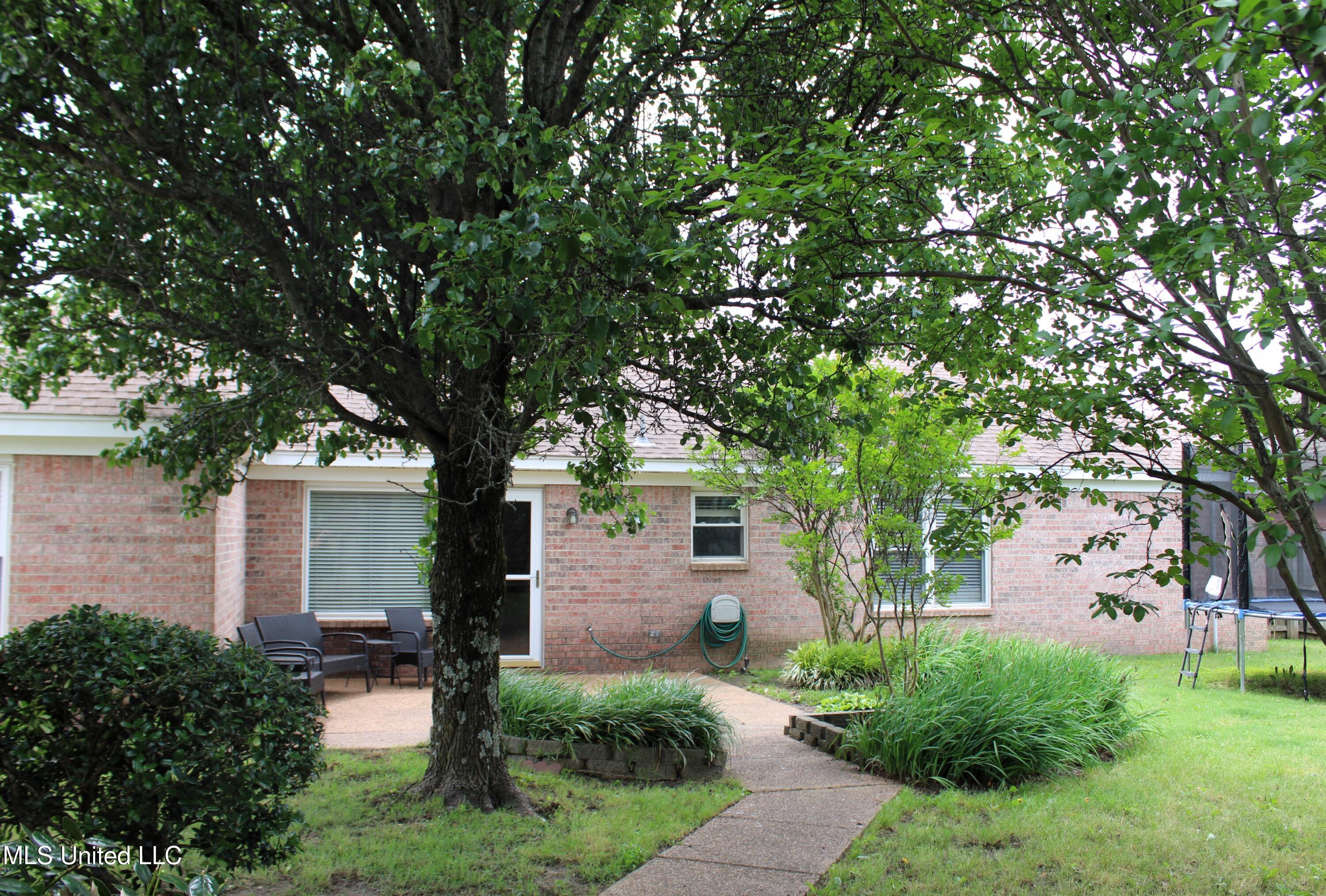 6904 Braybourne Main, Olive Branch, Mississippi image 24