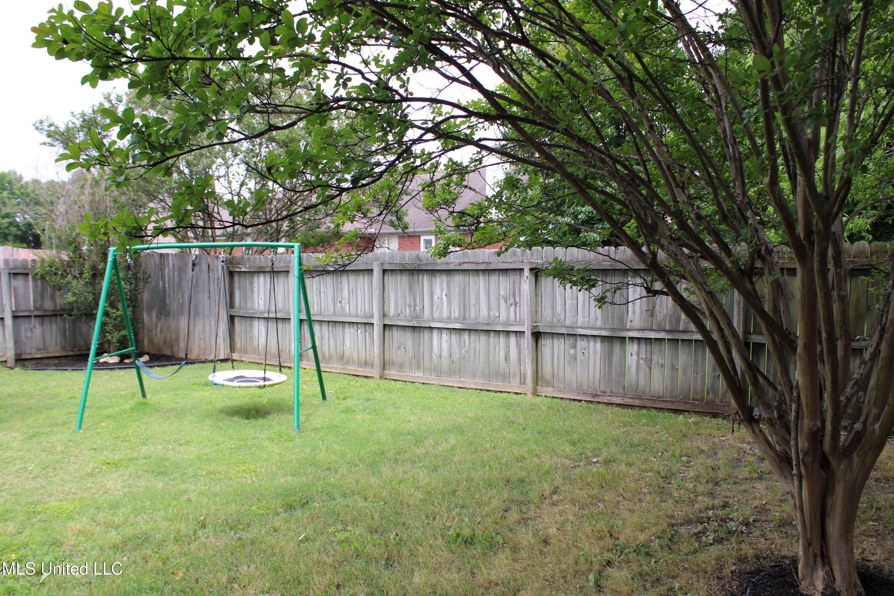 6904 Braybourne Main, Olive Branch, Mississippi image 28
