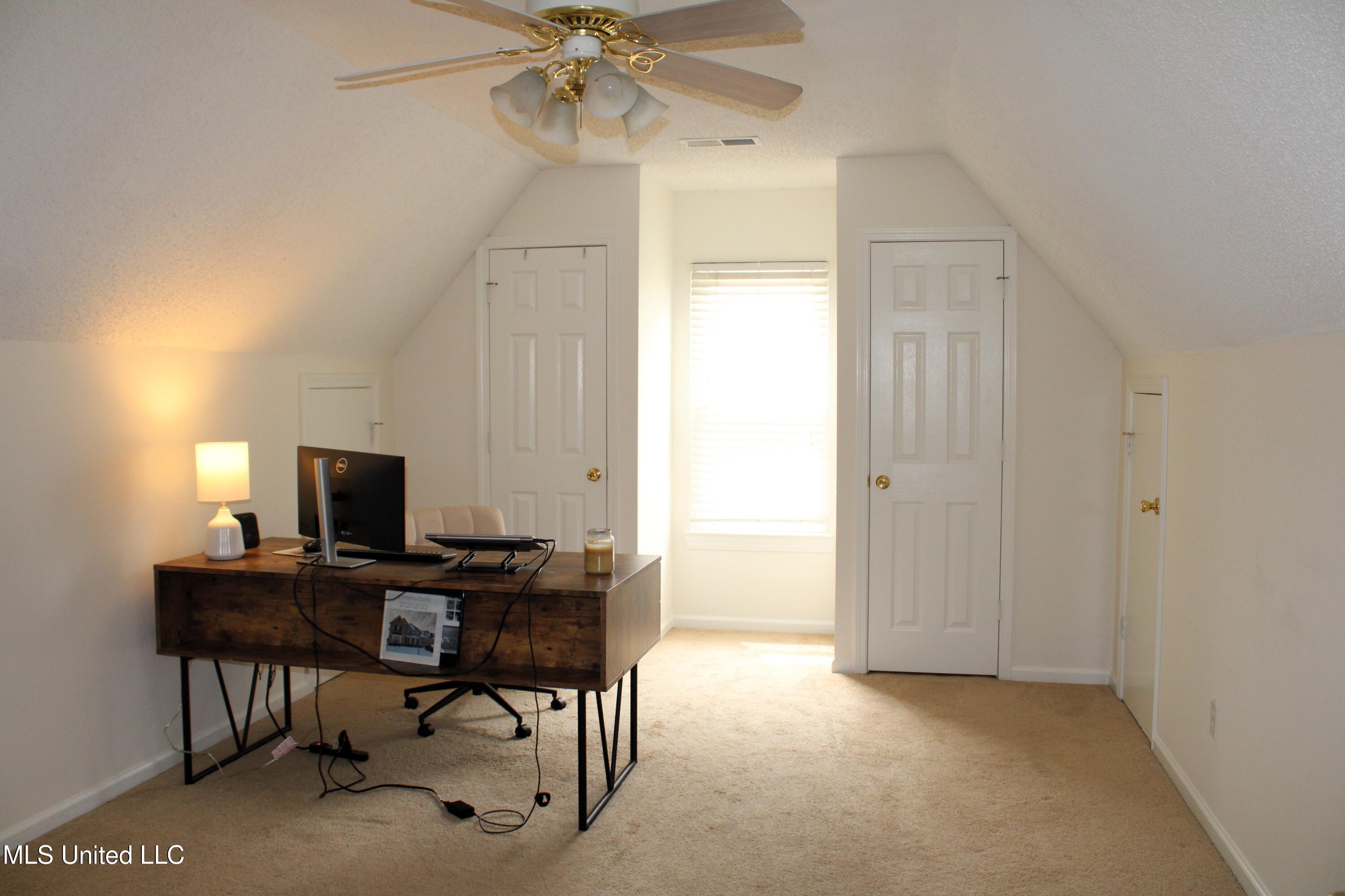 6904 Braybourne Main, Olive Branch, Mississippi image 21