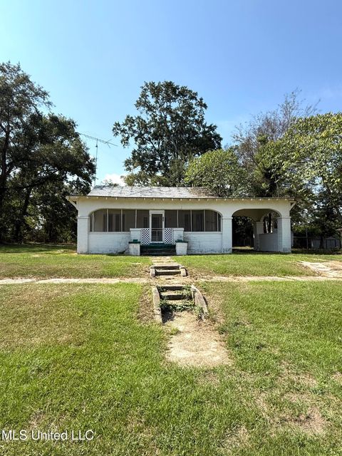 Homes For Sale - 104 S First Street<br/> Osyka, MS 39657