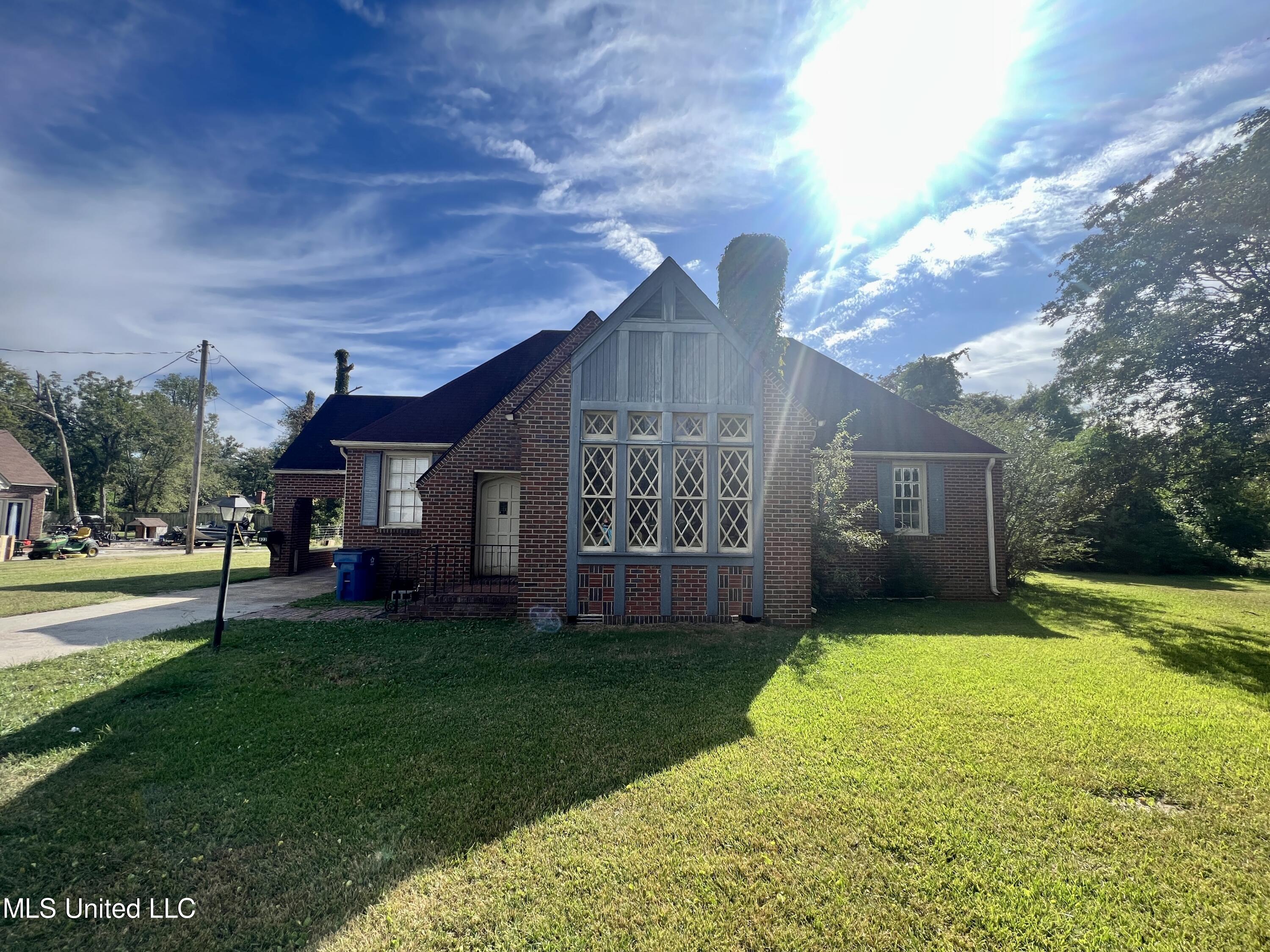 822 Oakhurst Avenue, Clarksdale, Mississippi image 1