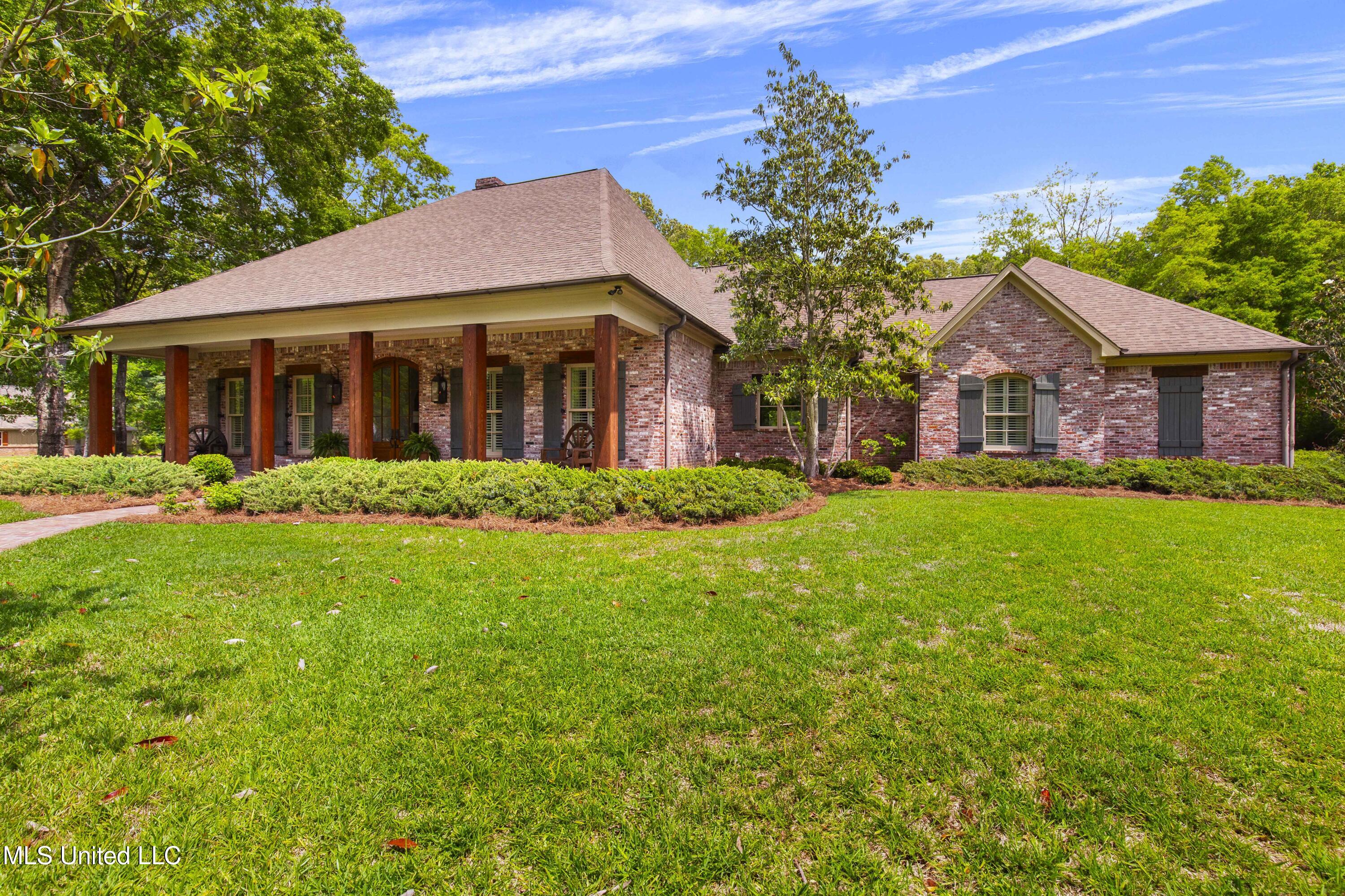 100 Stonebridge Drive, Madison, Mississippi image 1