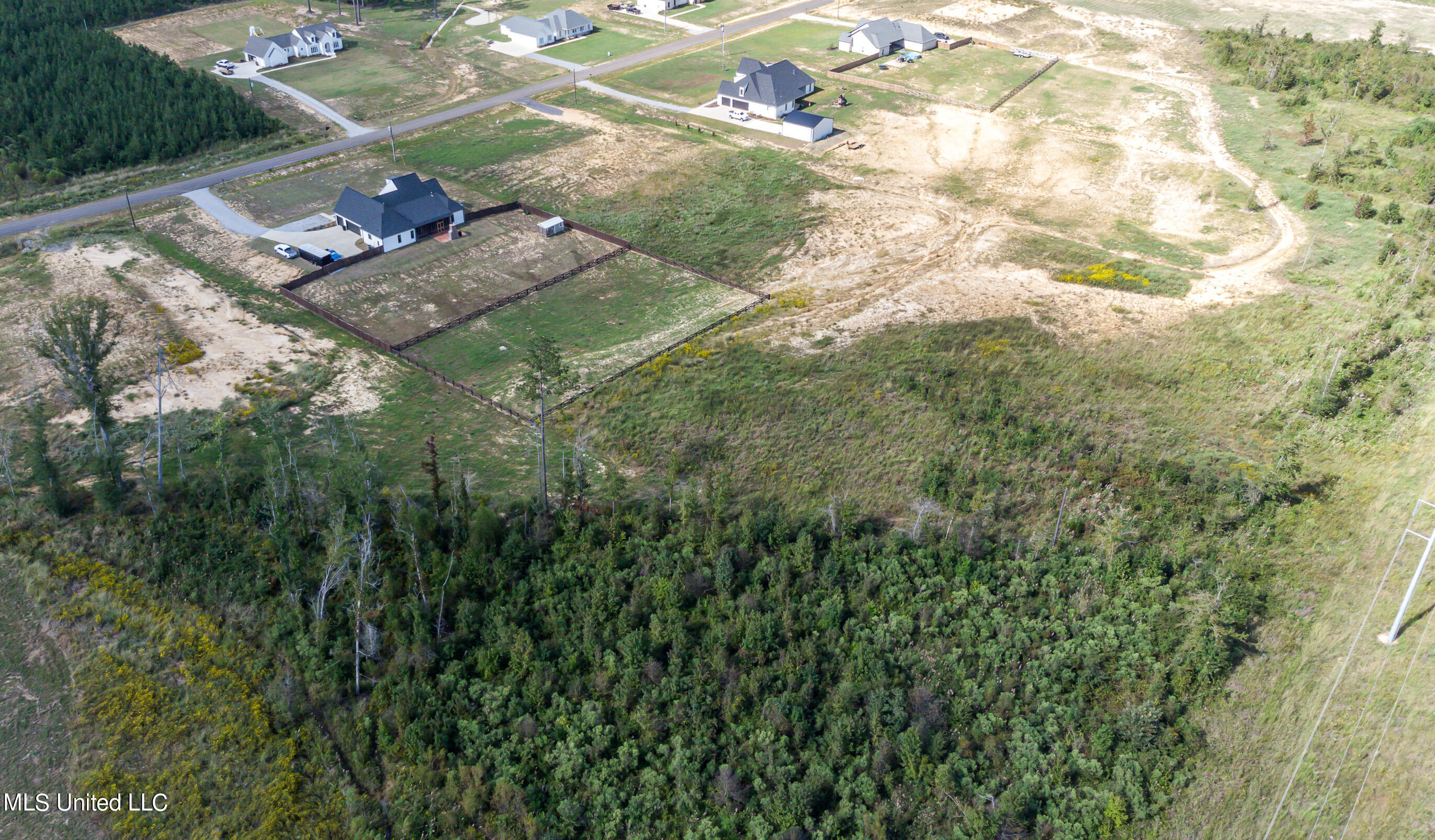 Brandon, Mississippi 39047, United States, 4 Bedrooms Bedrooms, ,4 BathroomsBathrooms,Residential,Pending,40706