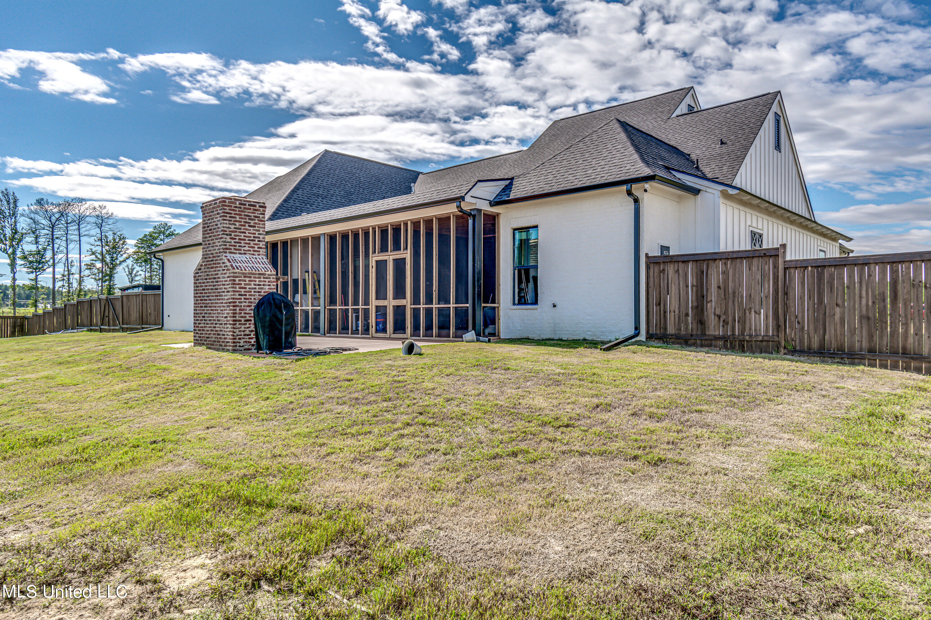 Brandon, Mississippi 39047, United States, 4 Bedrooms Bedrooms, ,4 BathroomsBathrooms,Residential,Pending,40706