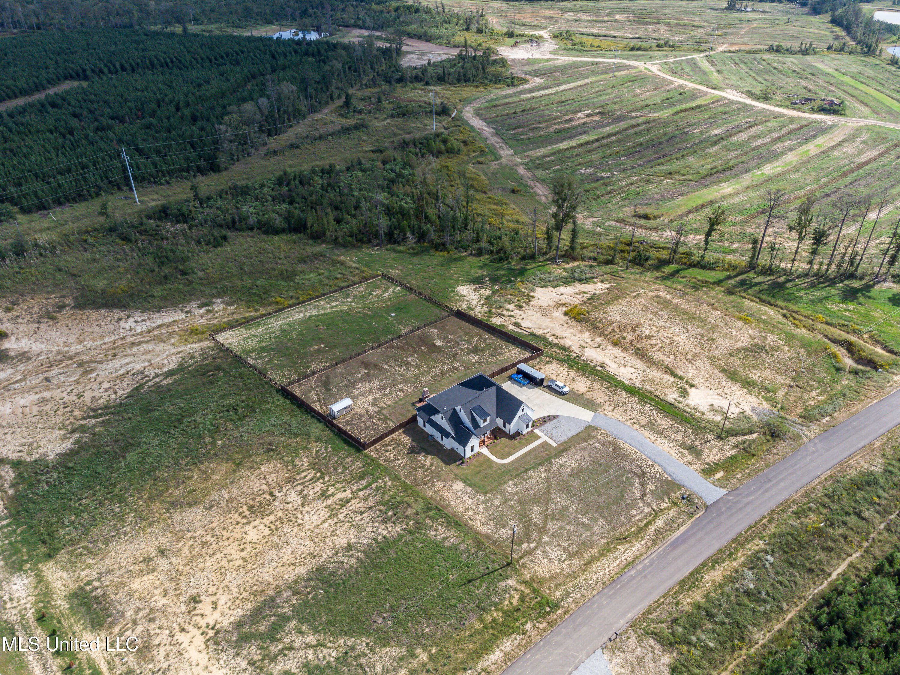 Brandon, Mississippi 39047, United States, 4 Bedrooms Bedrooms, ,4 BathroomsBathrooms,Residential,Pending,40706