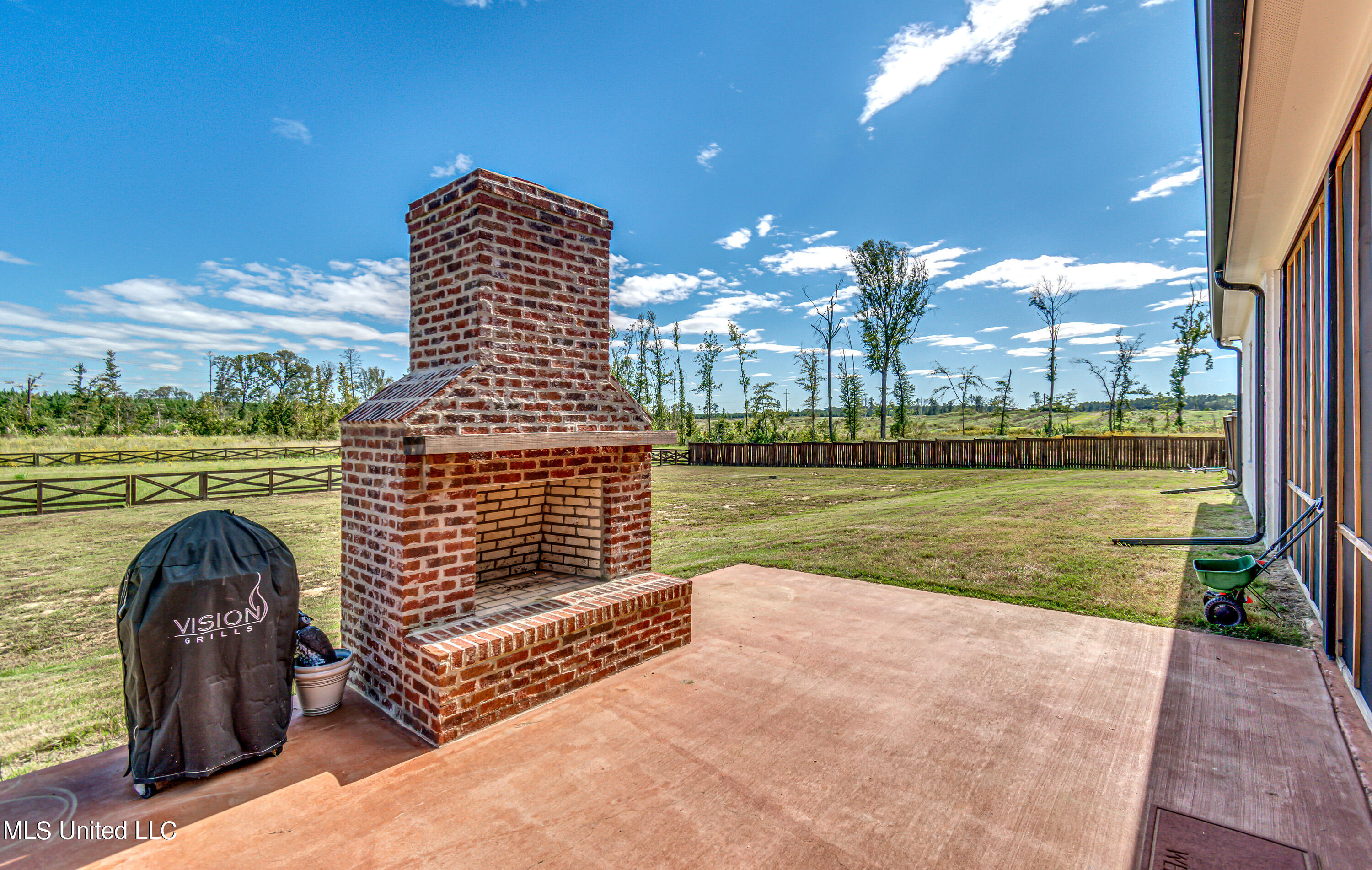 Brandon, Mississippi 39047, United States, 4 Bedrooms Bedrooms, ,4 BathroomsBathrooms,Residential,Pending,40706