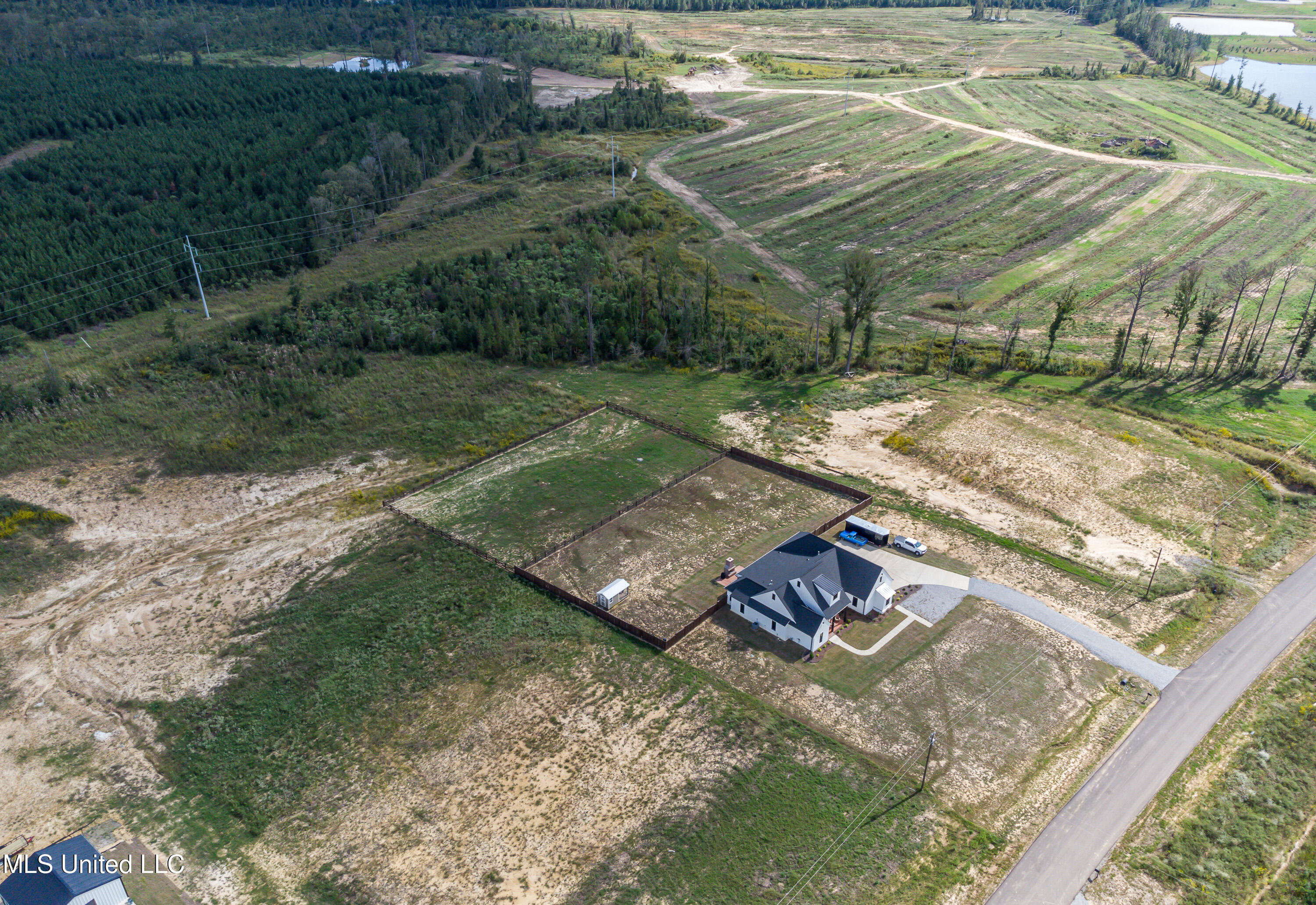 Brandon, Mississippi 39047, United States, 4 Bedrooms Bedrooms, ,4 BathroomsBathrooms,Residential,Pending,40706