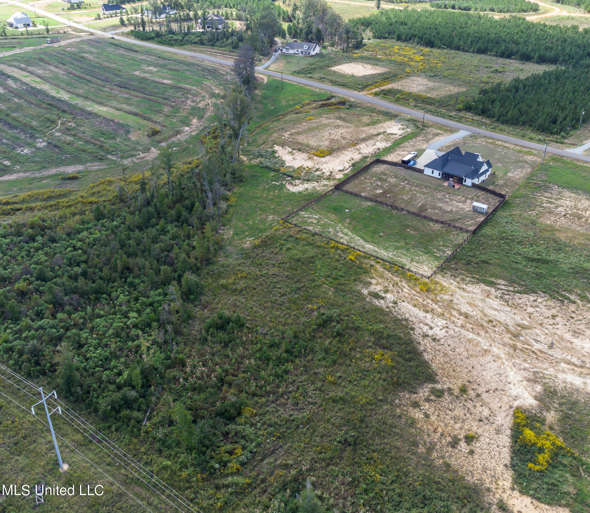 Brandon, Mississippi 39047, United States, 4 Bedrooms Bedrooms, ,4 BathroomsBathrooms,Residential,Pending,40706