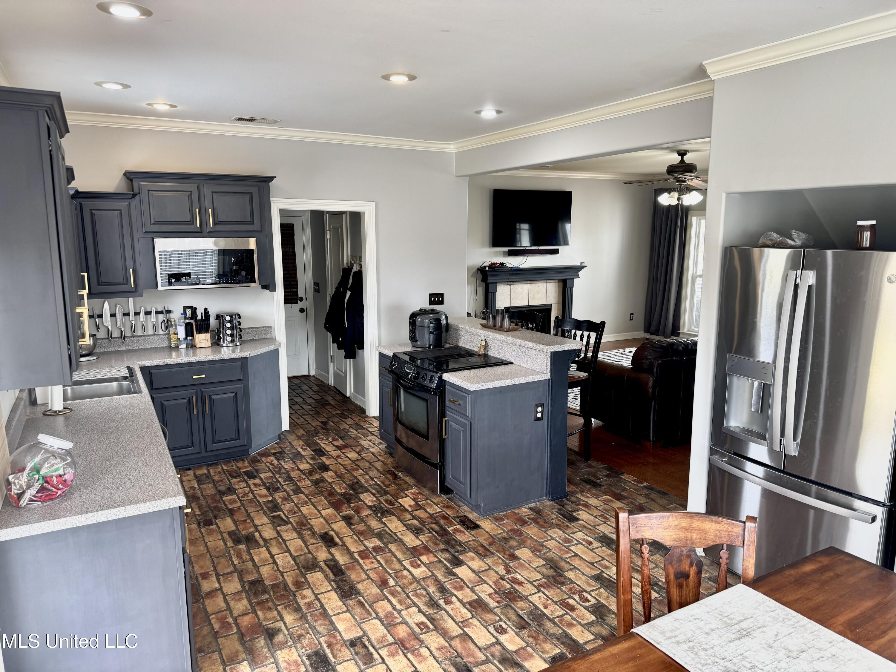 4896 Park North Drive, Olive Branch, Mississippi image 7