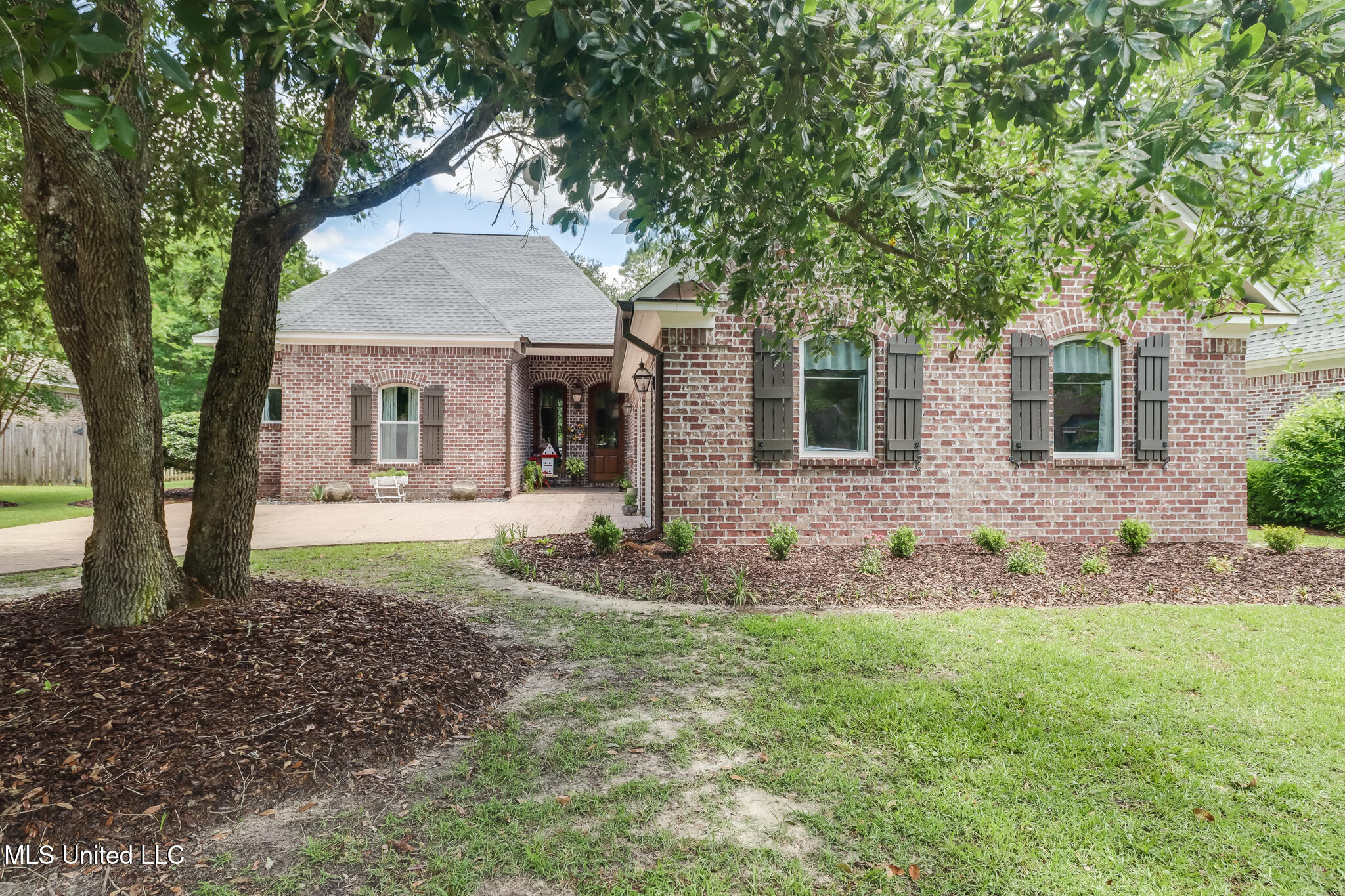 7046 Rolling Green Drive, Pass Christian, Mississippi image 1
