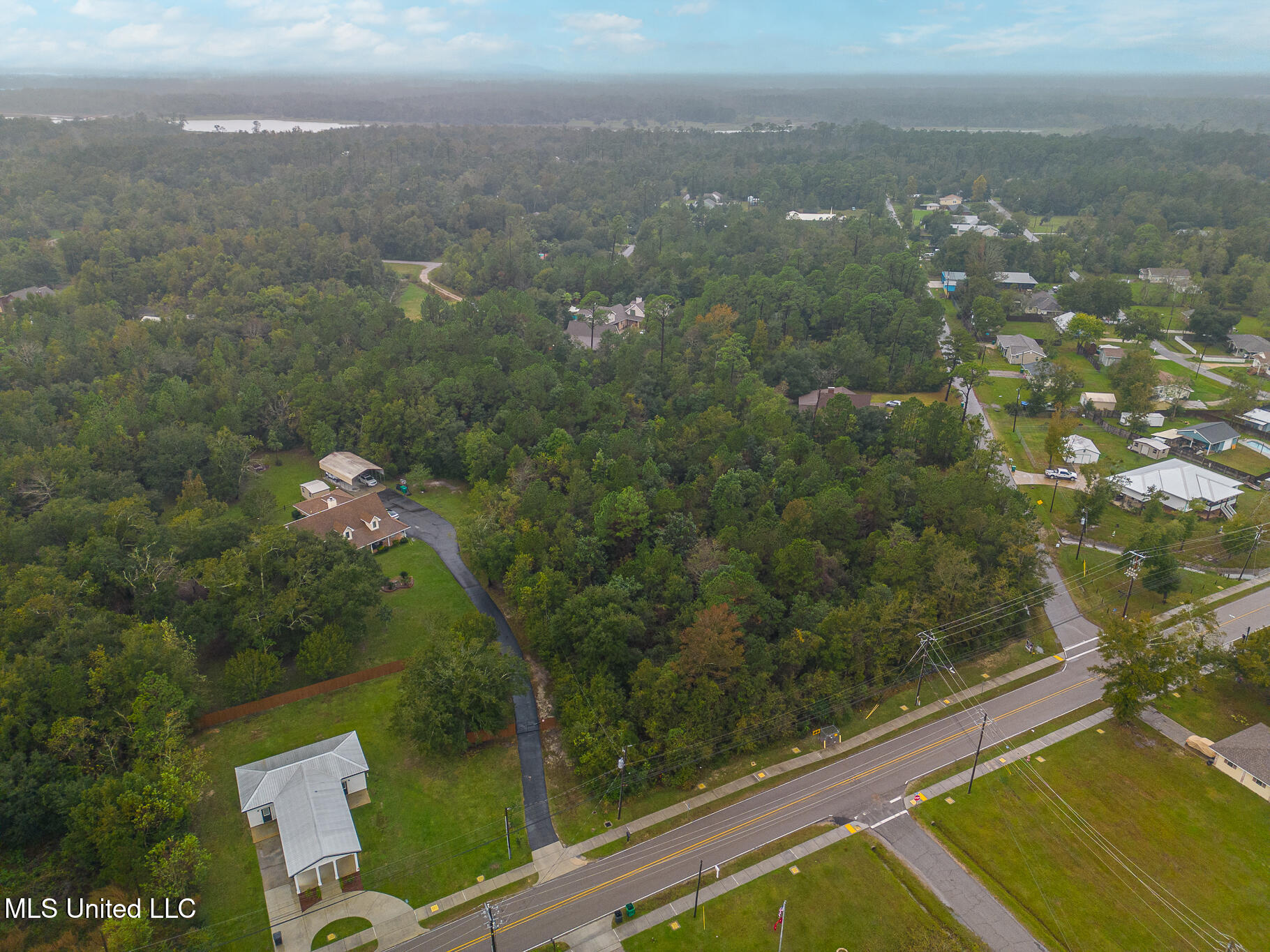 907 Maple Street, Waveland, Mississippi image 4