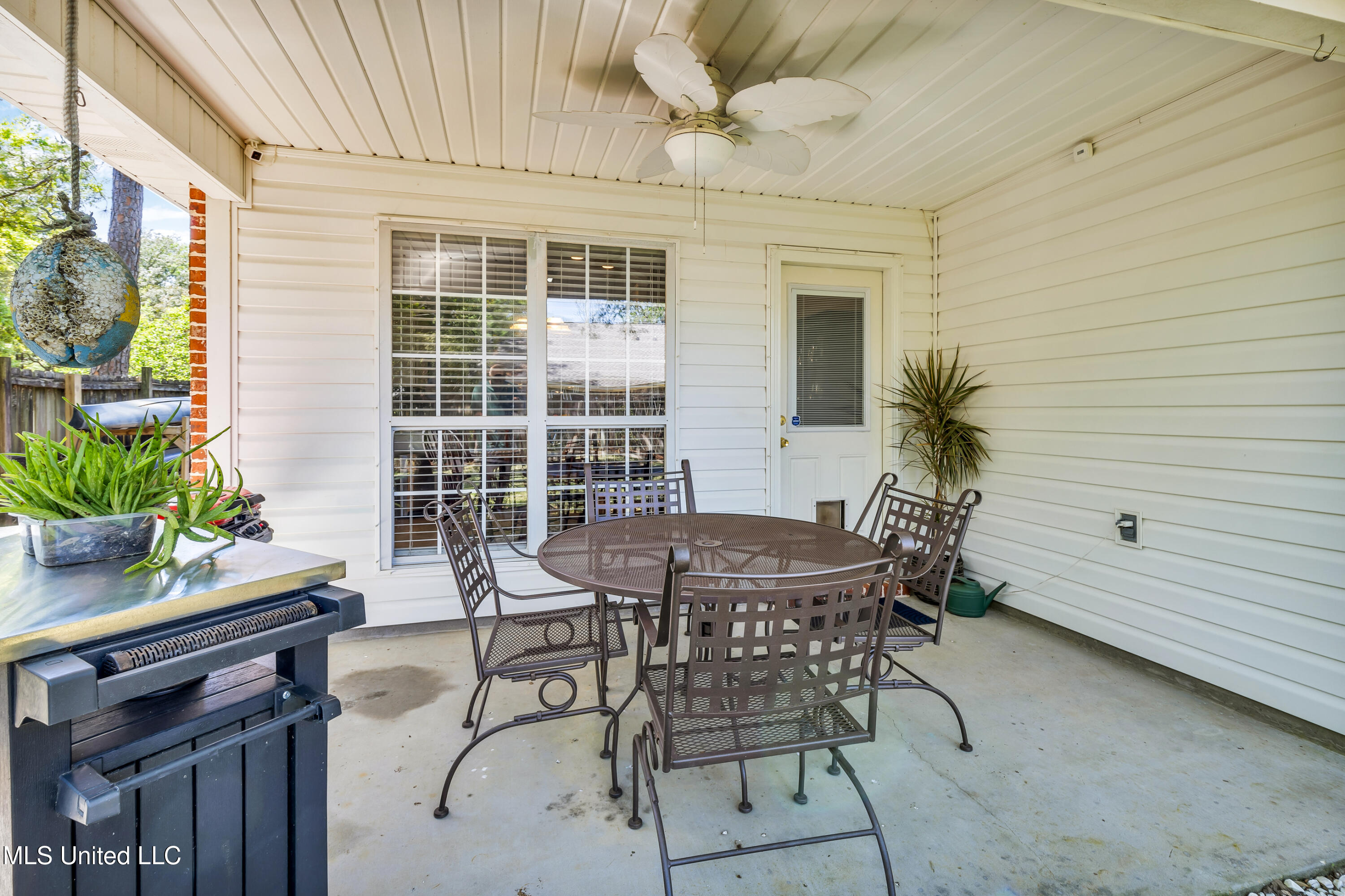 1426 Porpoise Drive, Ocean Springs, Mississippi image 20