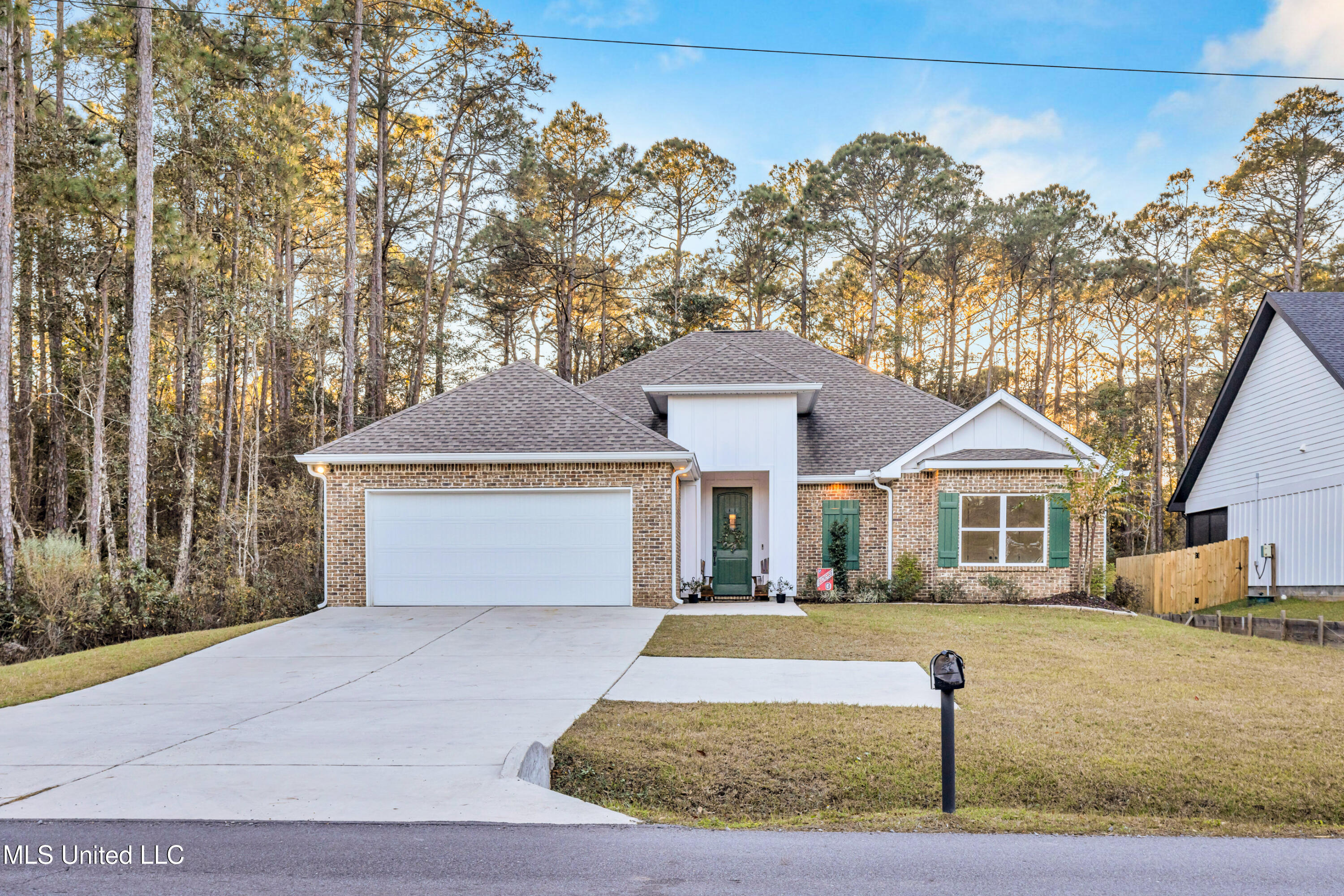 1051 Main Street, Ocean Springs, Mississippi image 1