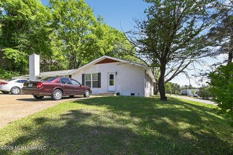 Homes For Sale - 20 Covington Road<br/> Columbus, MS 39705