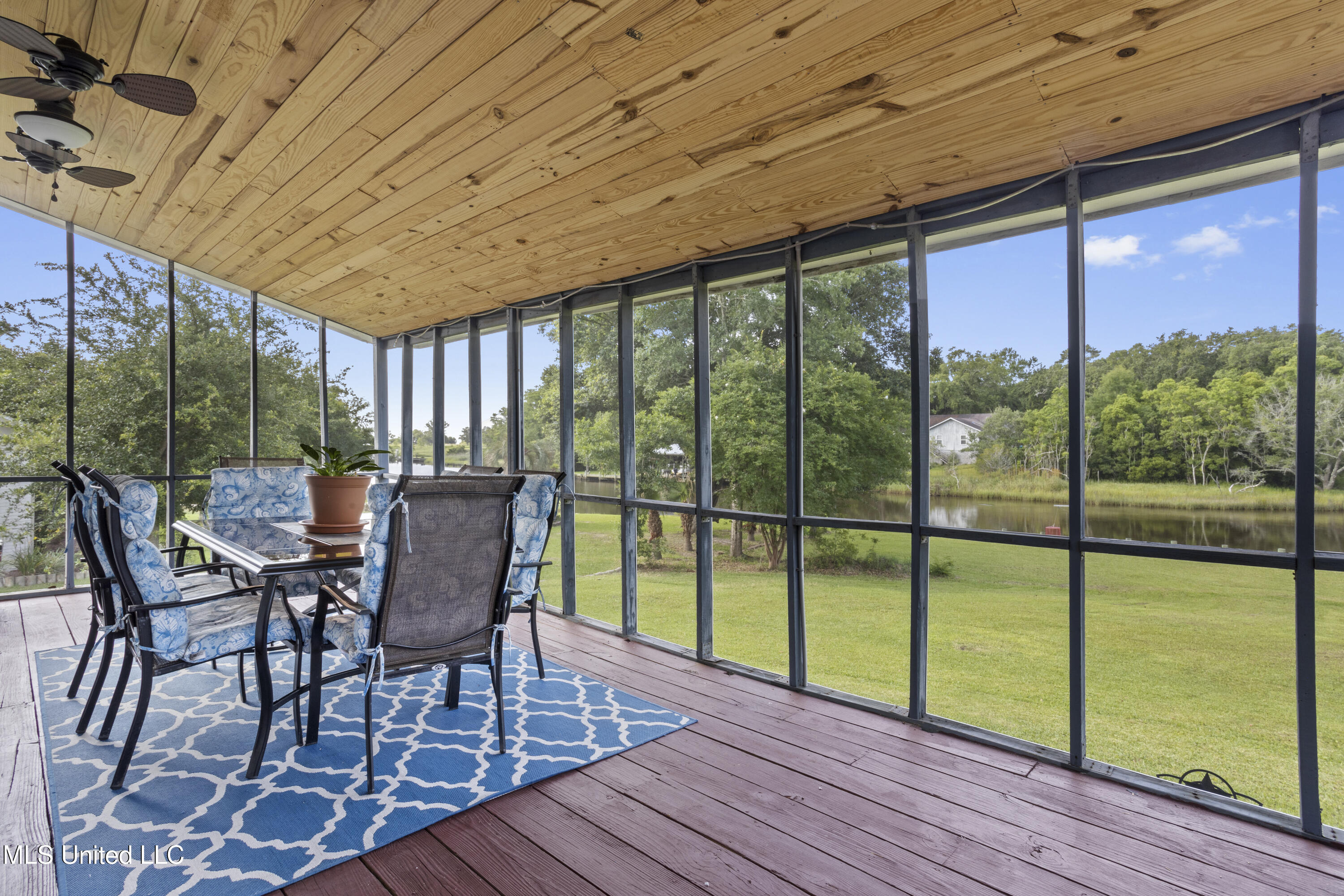 1621 Pat Drive, Gautier, Mississippi image 27