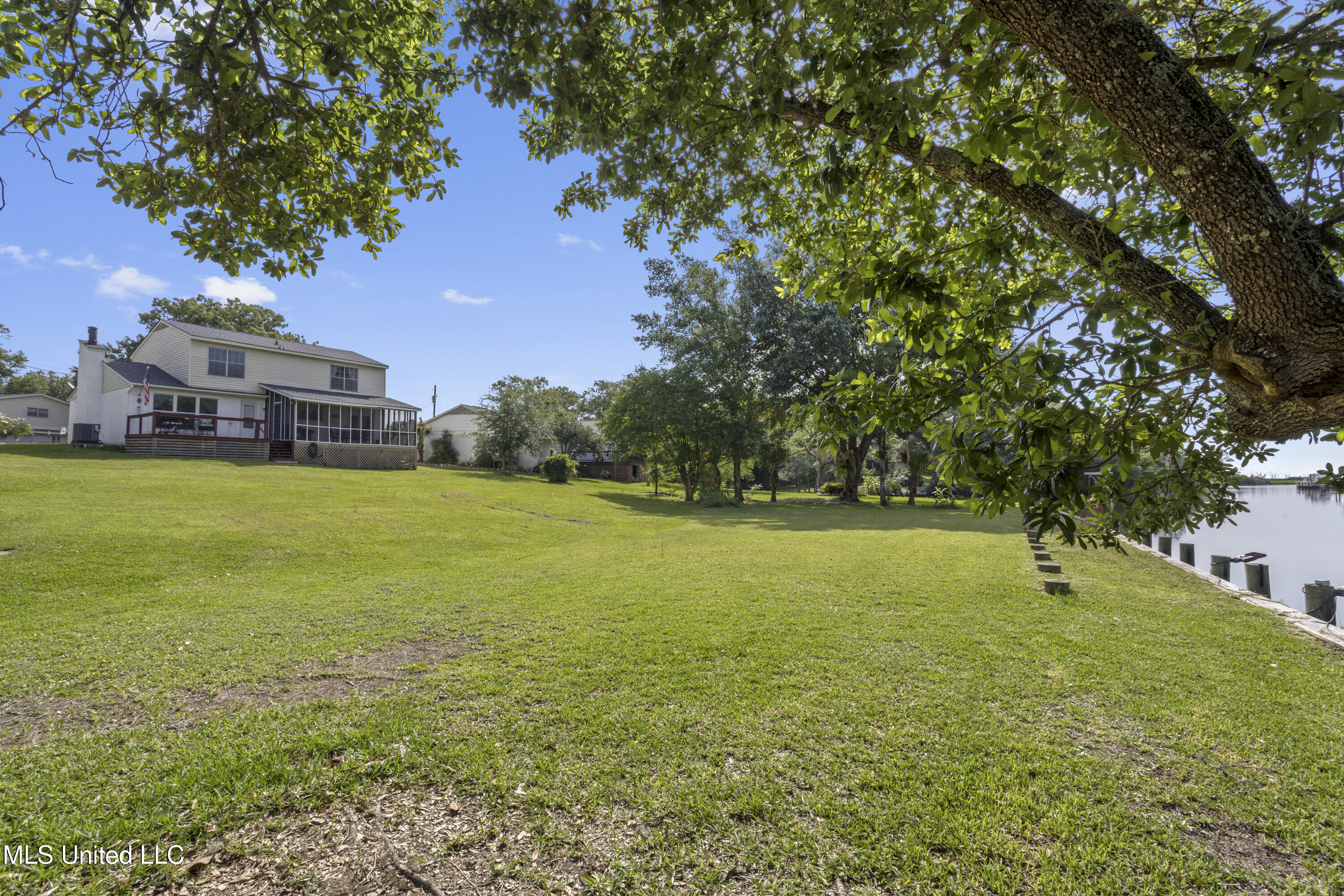1621 Pat Drive, Gautier, Mississippi image 31